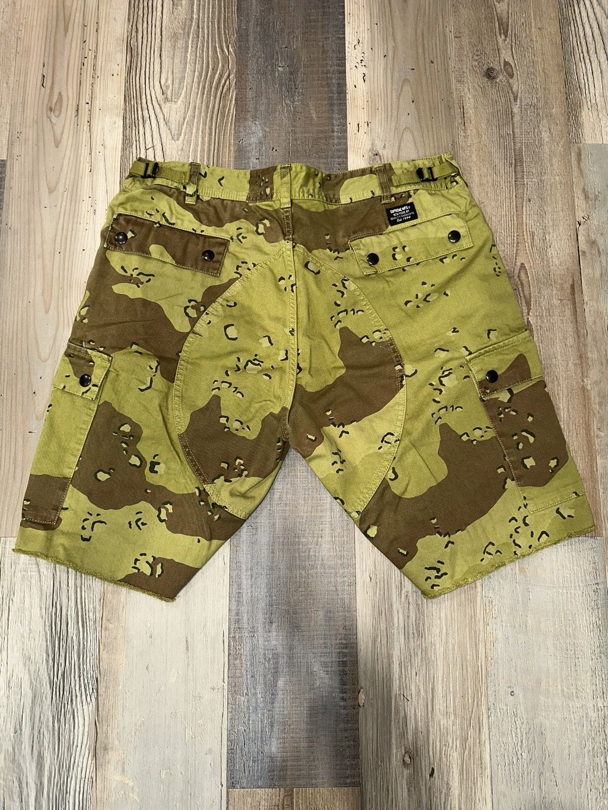 Supreme SUPREME OVERDYED CAMO CARGO SHORTS Size US 32 / EU 48 - 3 Thumbnail
