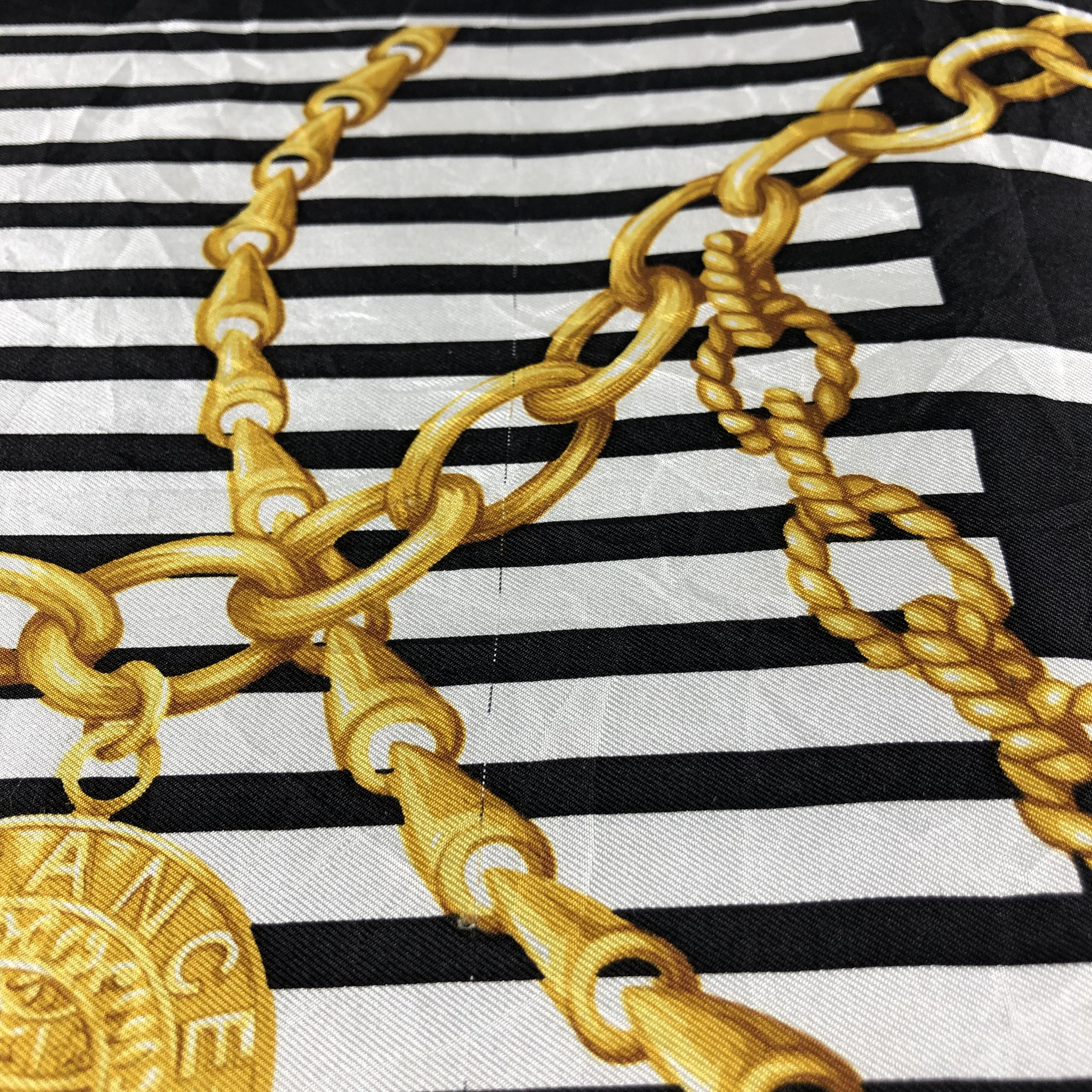 Vintage France Gold Chains Handkerchief Neckerchief Bandana H1341 Size ONE SIZE - 4 Thumbnail