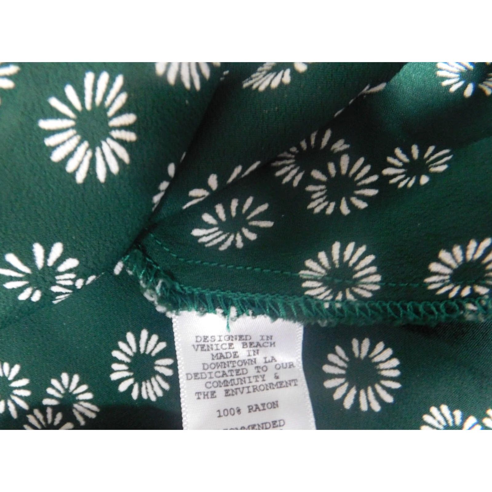 Vintage Flynn Skye Blouse Women Small Green Floral Knit Rayon Crew Neck Sleeveless Pullover Casual Stretch Regular Basic Vintage No Size S / US 4 / IT 40 - 7 Thumbnail
