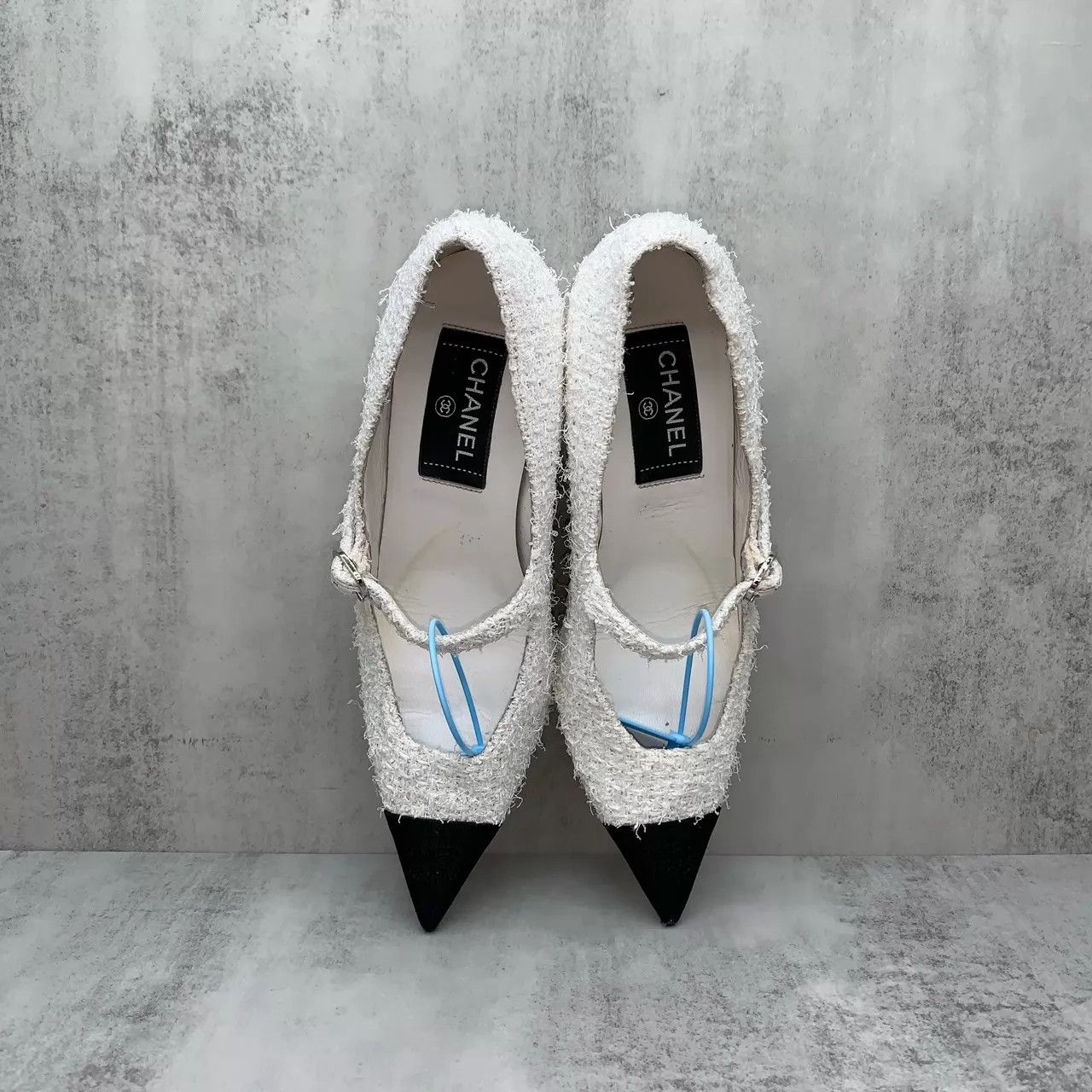 Chanel Chanel white tweed heels 36.5 95 New Size US 6 / IT 36 - 6 Thumbnail