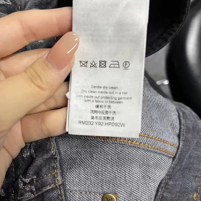 Louis Vuitton louis vuitton black gray irregular full print logo jeans. Size US 30 / EU 46 - 6 Thumbnail