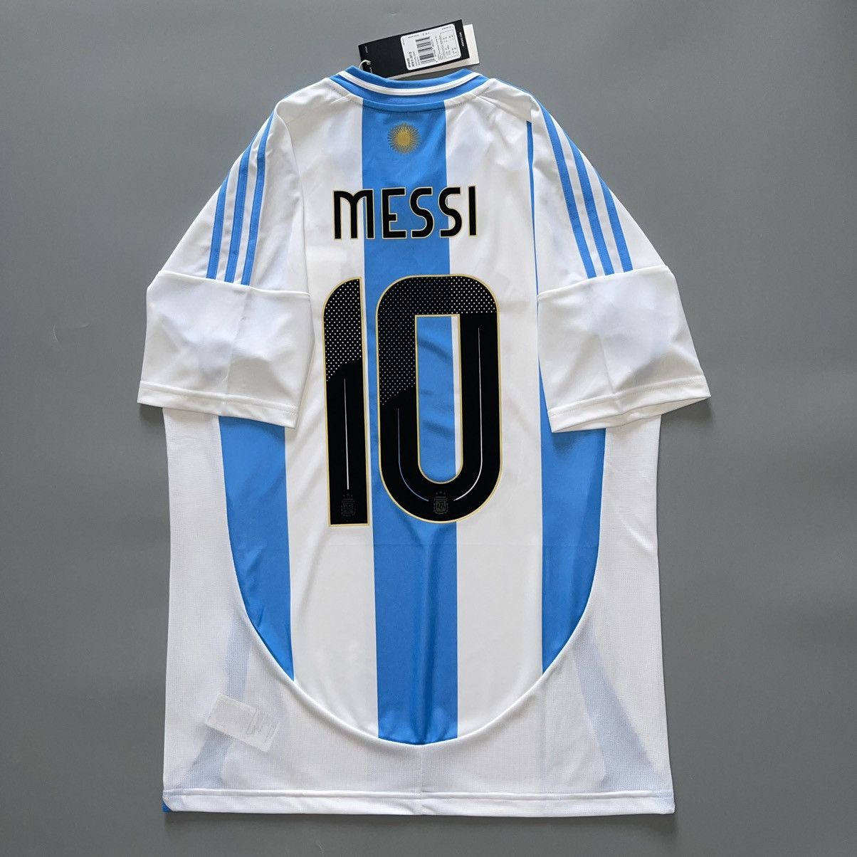 Other NWT ARGENTINA ADIDAS 2024 FOOTBALL HOME JERSEY #10 MESSI Size US M / EU 48-50 / 2 - 1 Thumbnail