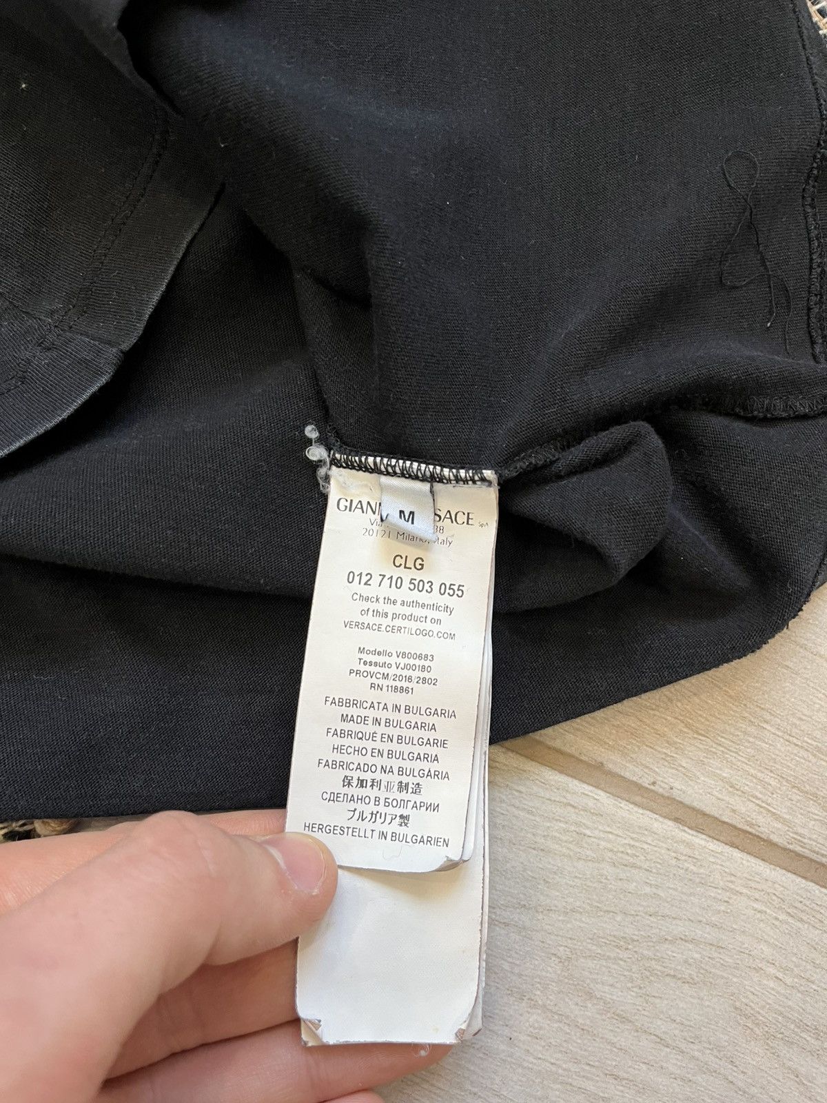 Versace × Vintage Versace Tshirt blank tee faded black minimalistic logo Size US M / EU 48-50 / 2 - 15 Thumbnail