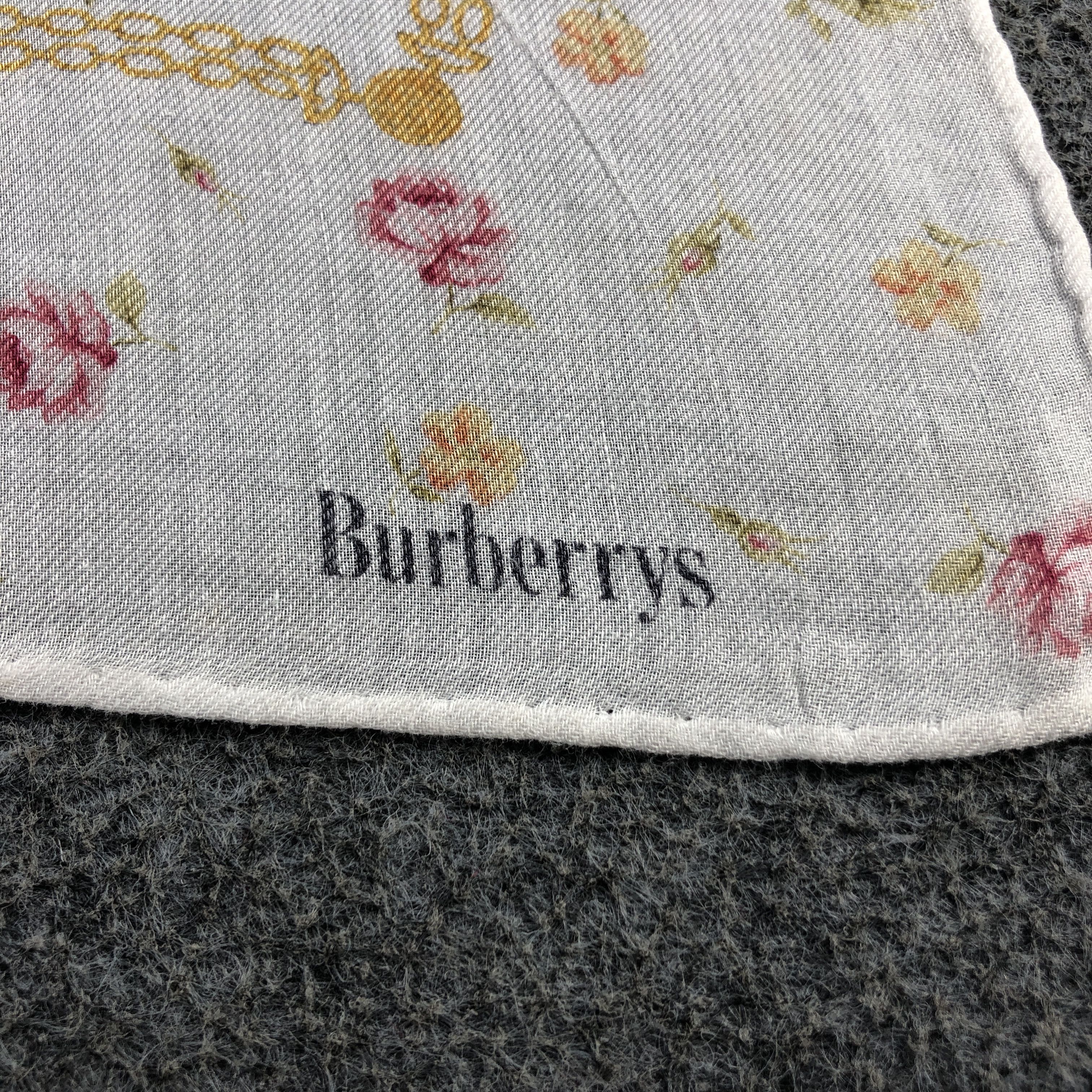 Burberry Burberrys Handkerchief Neckerchief Bandana H2798 Size ONE SIZE - 4 Thumbnail