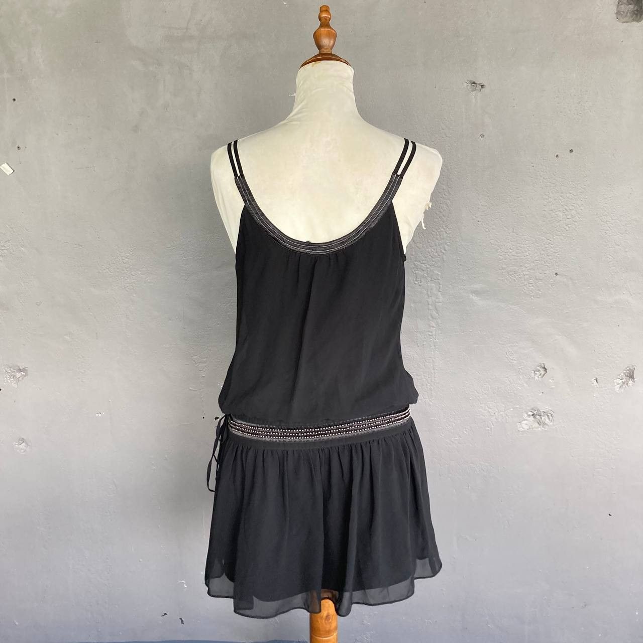 Guess Guess LA Beaded Drop Waist Dress Size M / US 6-8 / IT 42-44 - 3 Thumbnail