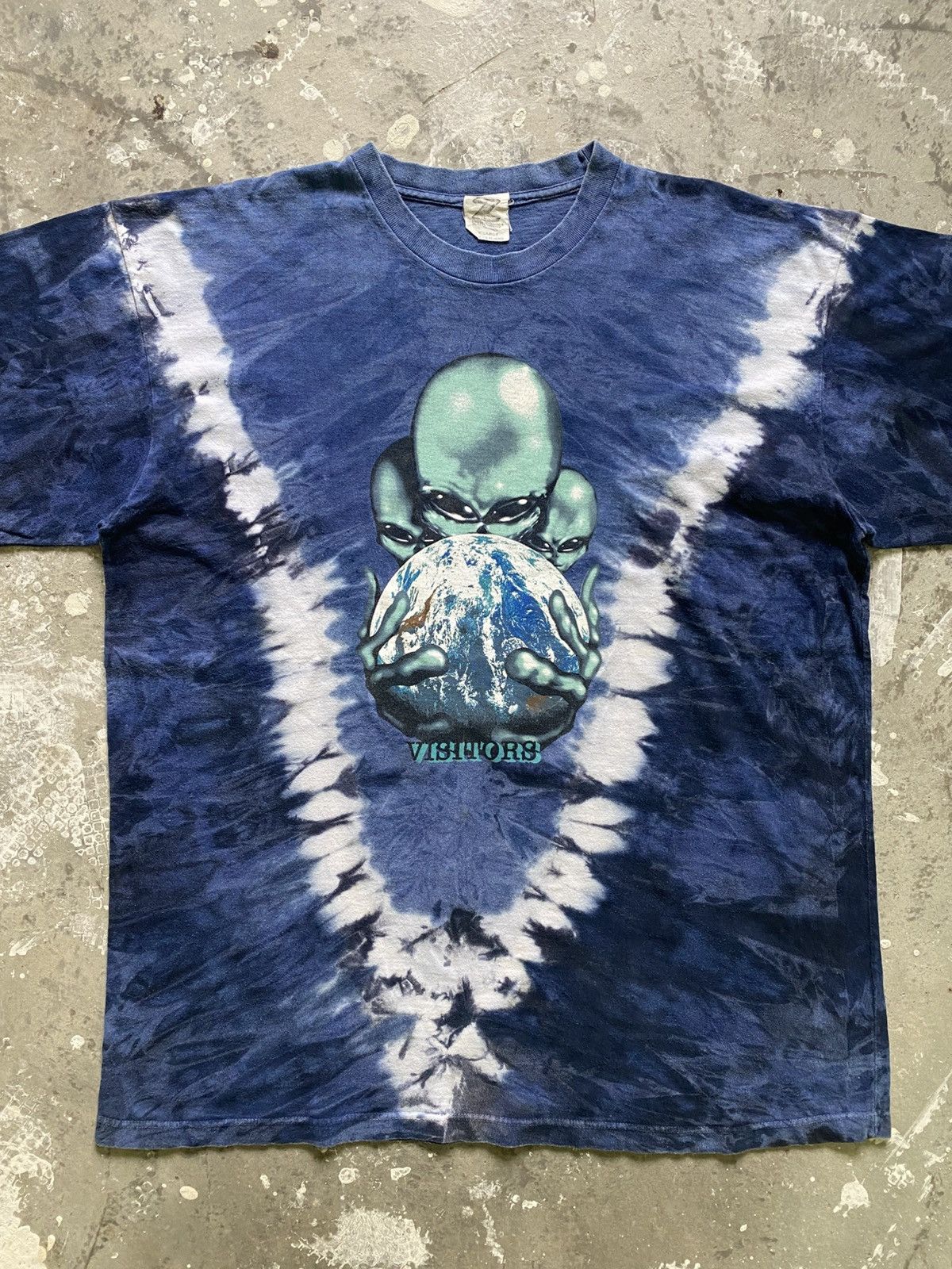 Alien Workshop × Vintage Vintage 90s Alien Visitors Tie Dye Shirt Size US XL / EU 56 / 4 - 2 Thumbnail