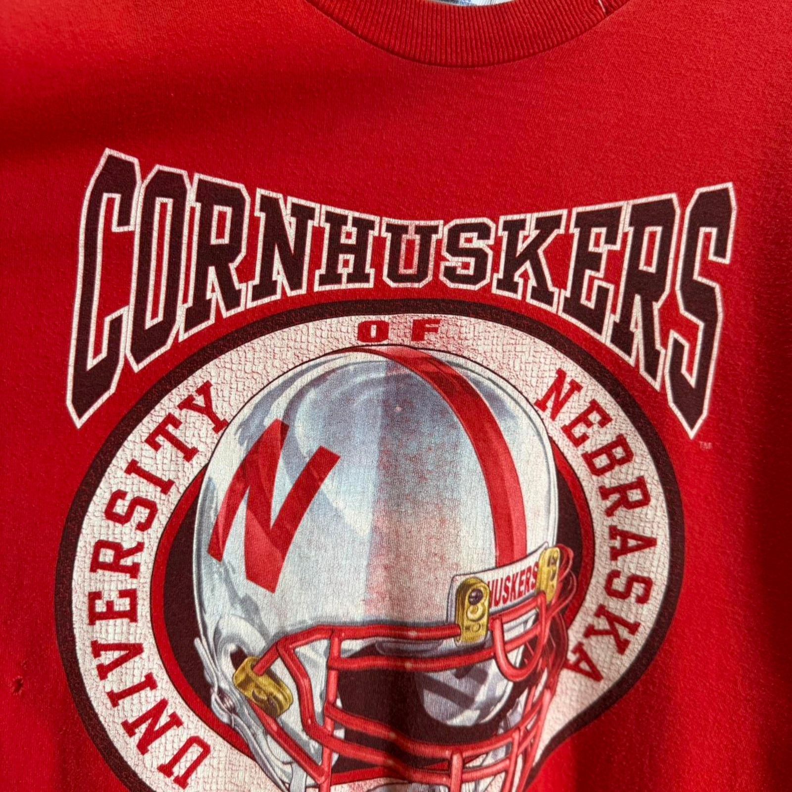 Vintage Vintage 90s Nebraska Cornhuskers Helmet T-Shirt Size US XL / EU 56 / 4 - 3 Thumbnail