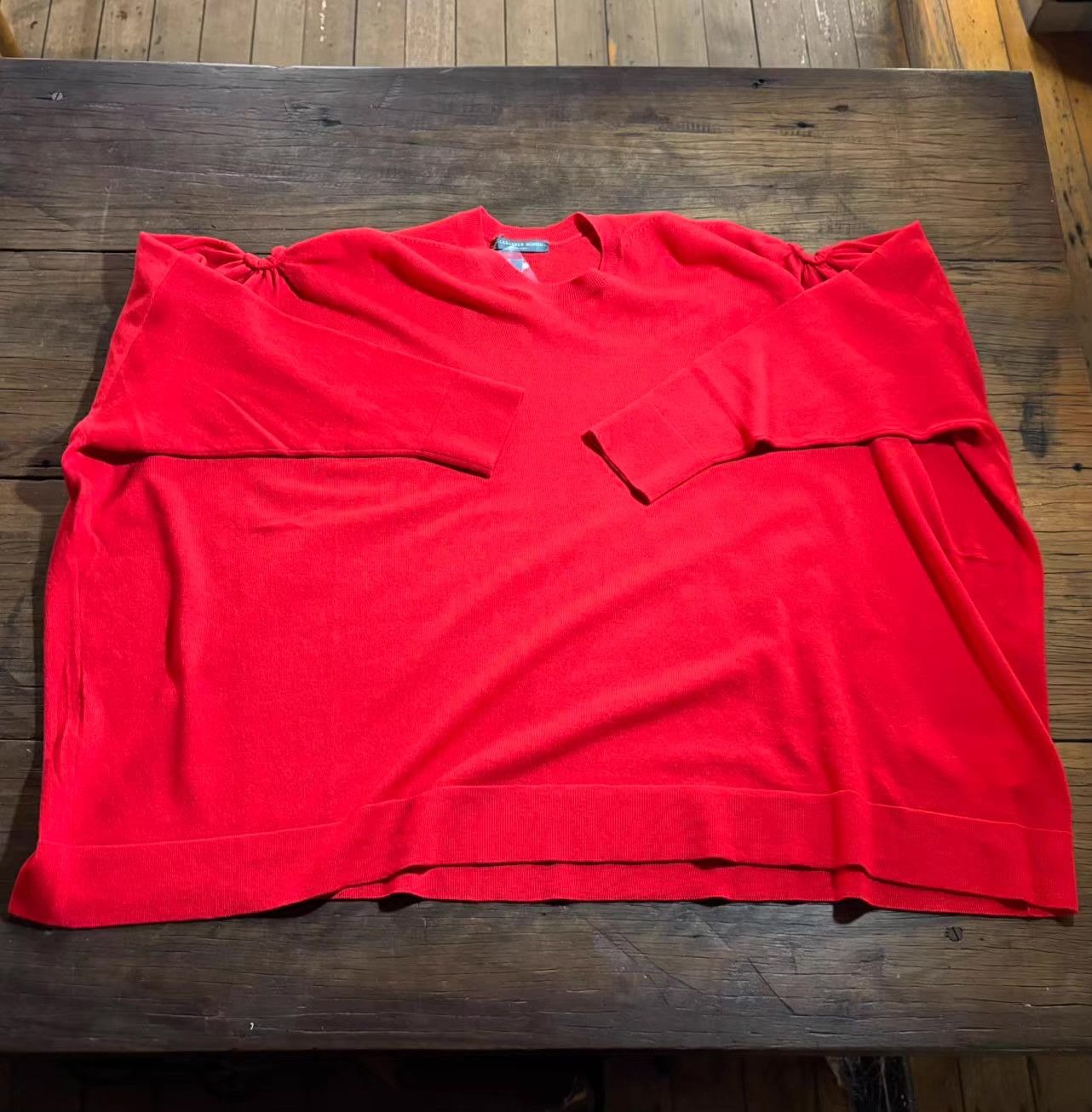 Alexander McQueen Alexander McQueen 17SS Red Shoulder Oversized Sweate Ｑ25 Size US M / EU 48-50 / 2 - 1 Thumbnail