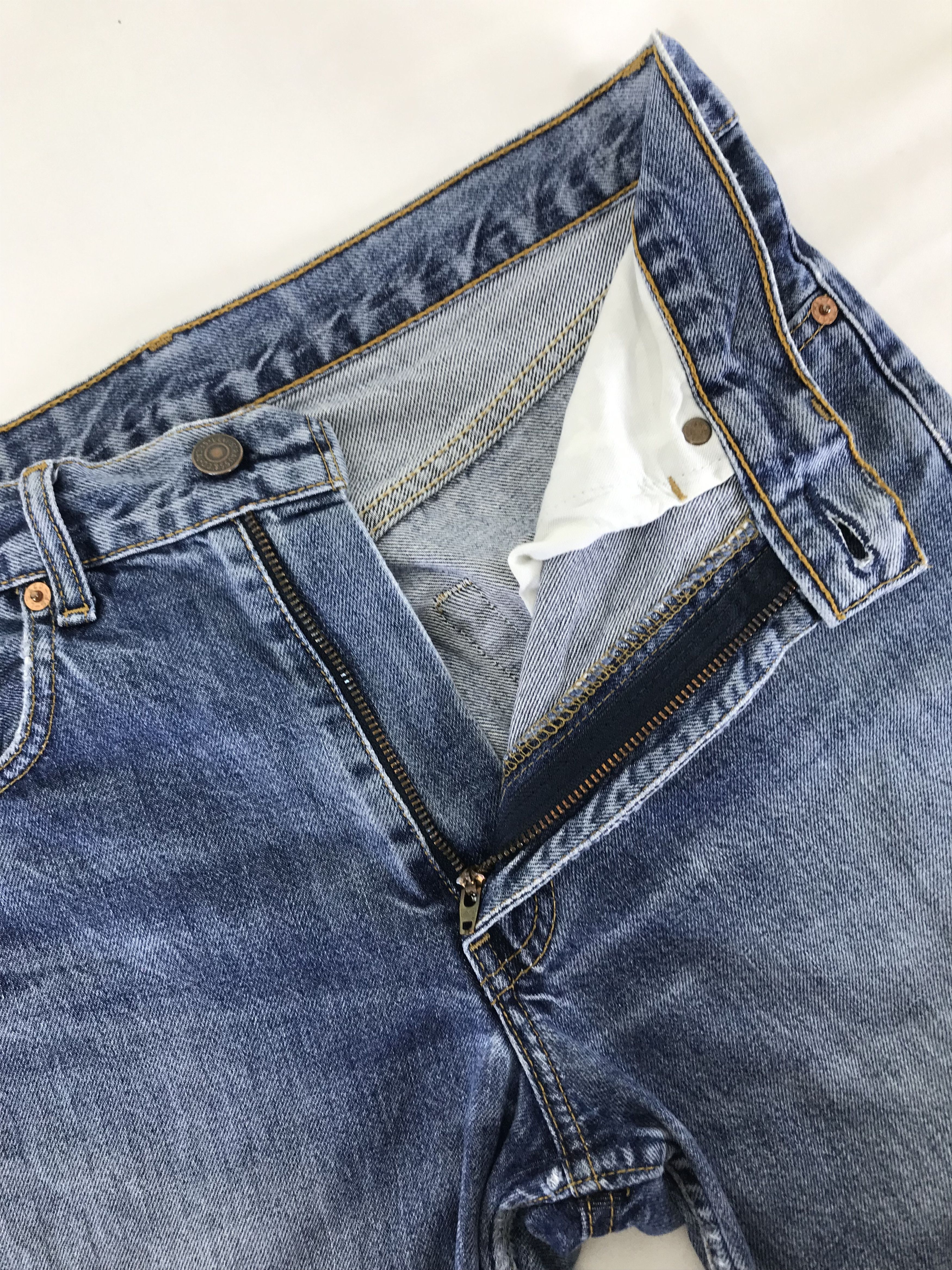Levi's Vintage Levi's 505 Faded Blue Jeans Distressed Denim Size US 30 / EU 46 - 9 Thumbnail