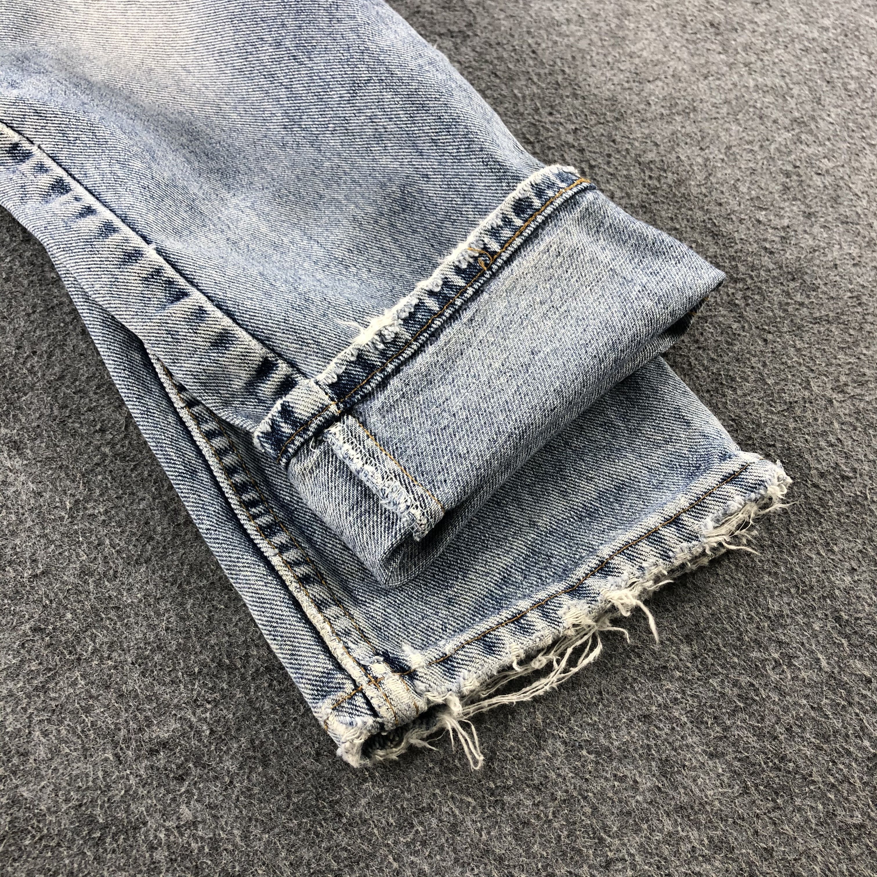 Levi's 90s Vintage Light Wash Levis 550 Jeans- J1374 Size US 30 / EU 46 - 7 Thumbnail