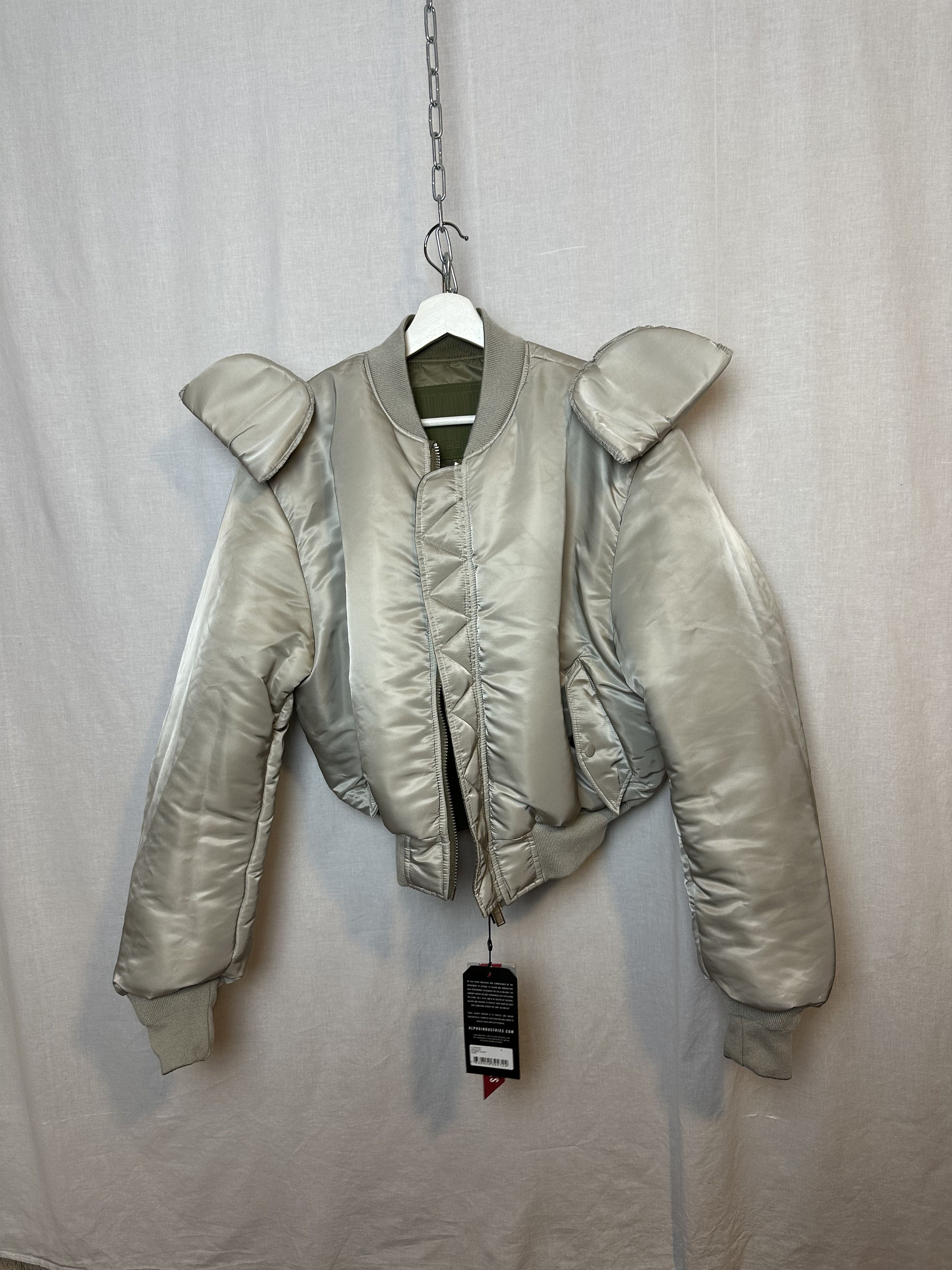 Vetements BNWT padded shoulders barcode bomber Size US S / EU 44-46 / 1 - 5 Thumbnail