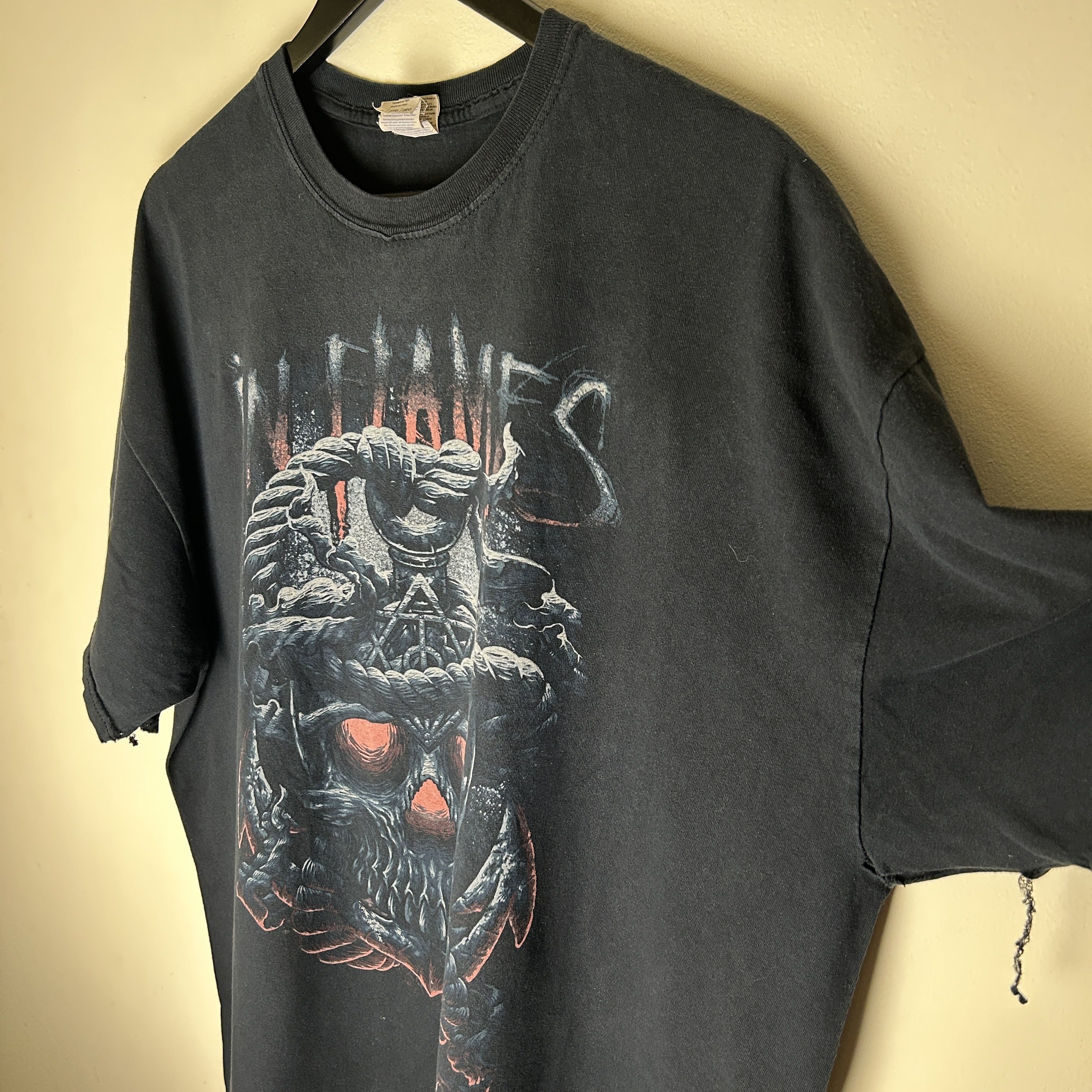 Band Tees Vintage In Flames Distressed Band T-shirt Size US XXL / EU 58 / 5 - 3 Thumbnail