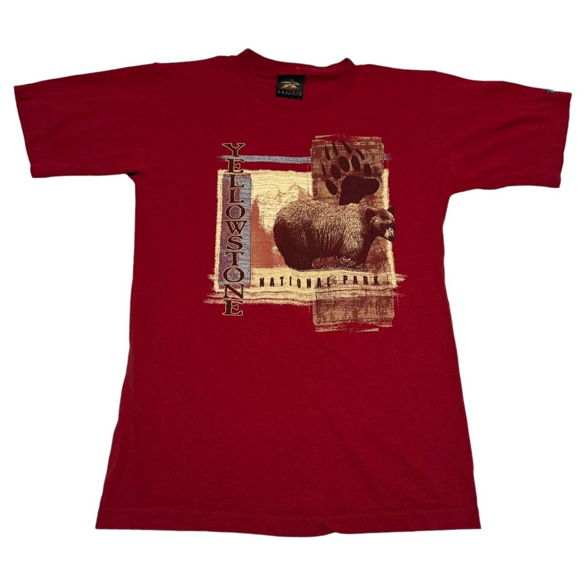 Vintage Vintage Yellowstone National Park Red Shirt Adult Small Size US S / EU 44-46 / 1 - 1 Thumbnail