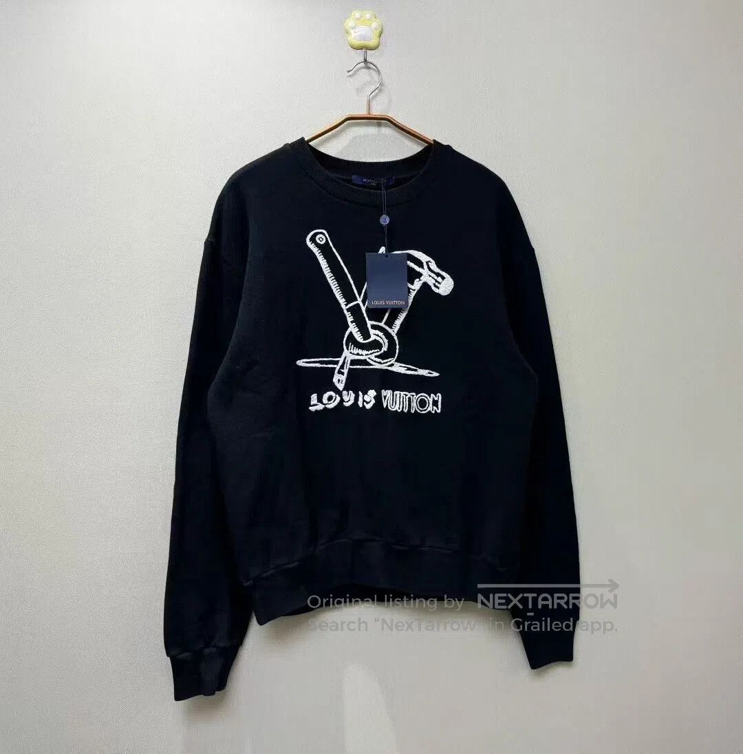 Louis Vuitton Louis Vuitton LV Hammer Logo Sweatshirt. Size US XL / EU 56 / 4 - 1 Thumbnail
