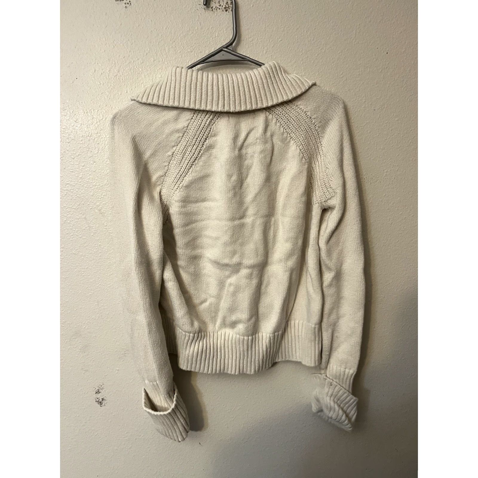 Abercrombie & Fitch Abercrombie & Fitch Sweater Women Small Ivory Textural Nock Neck Collar Pullover Size S / US 4 / IT 40 - 2 Thumbnail