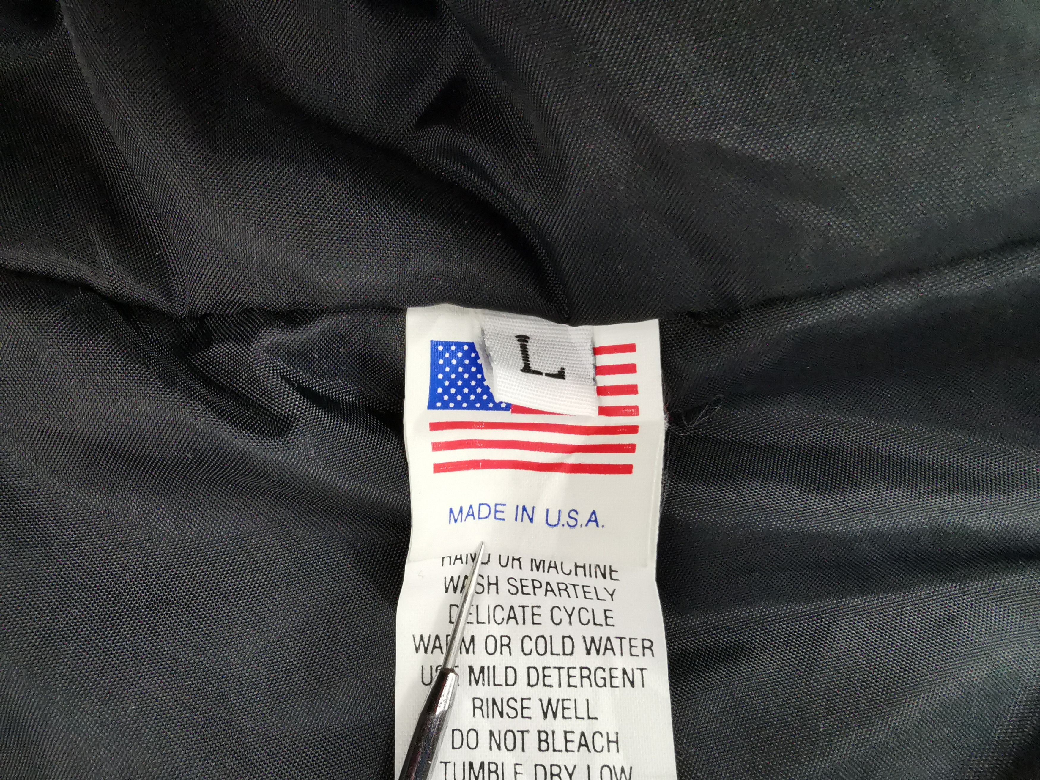 Ugg Vintage UGG Windbreaker Nylon Jacket Made In USA Size L Size US L / EU 52-54 / 3 - 7 Thumbnail
