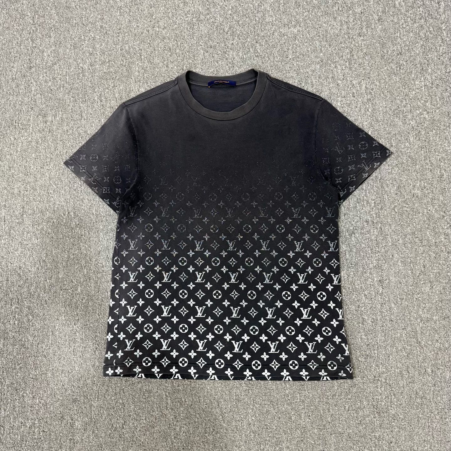 Louis Vuitton Louis Vuitton Gradient Monogram Short-Sleeve Shirt Size US M / EU 48-50 / 2 - 1 Thumbnail