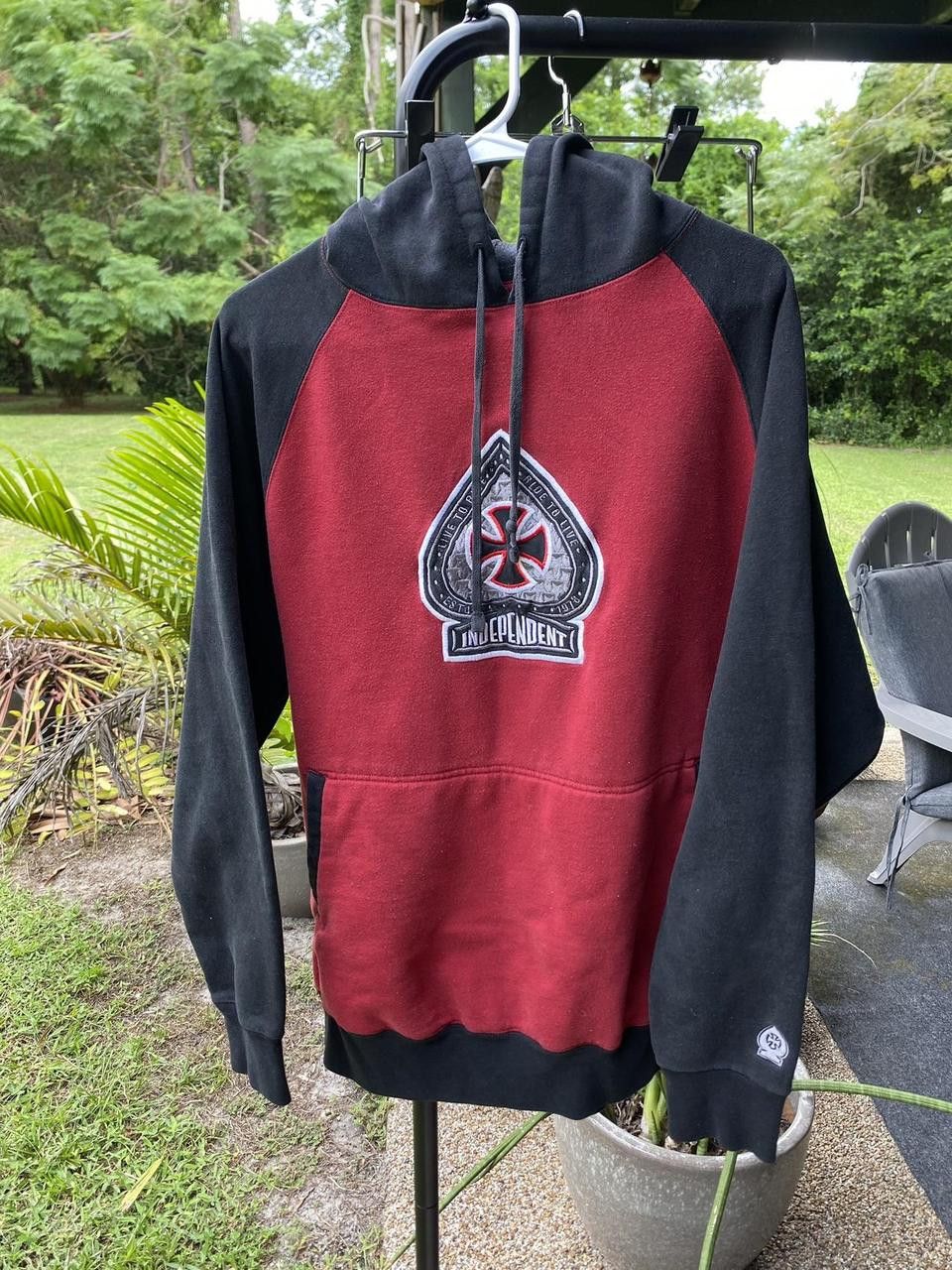 Independent Truck Co. 2000s Red and Black Independent Ace Embroidery Hoodie Large Size US L / EU 52-54 / 3 - 2 Thumbnail