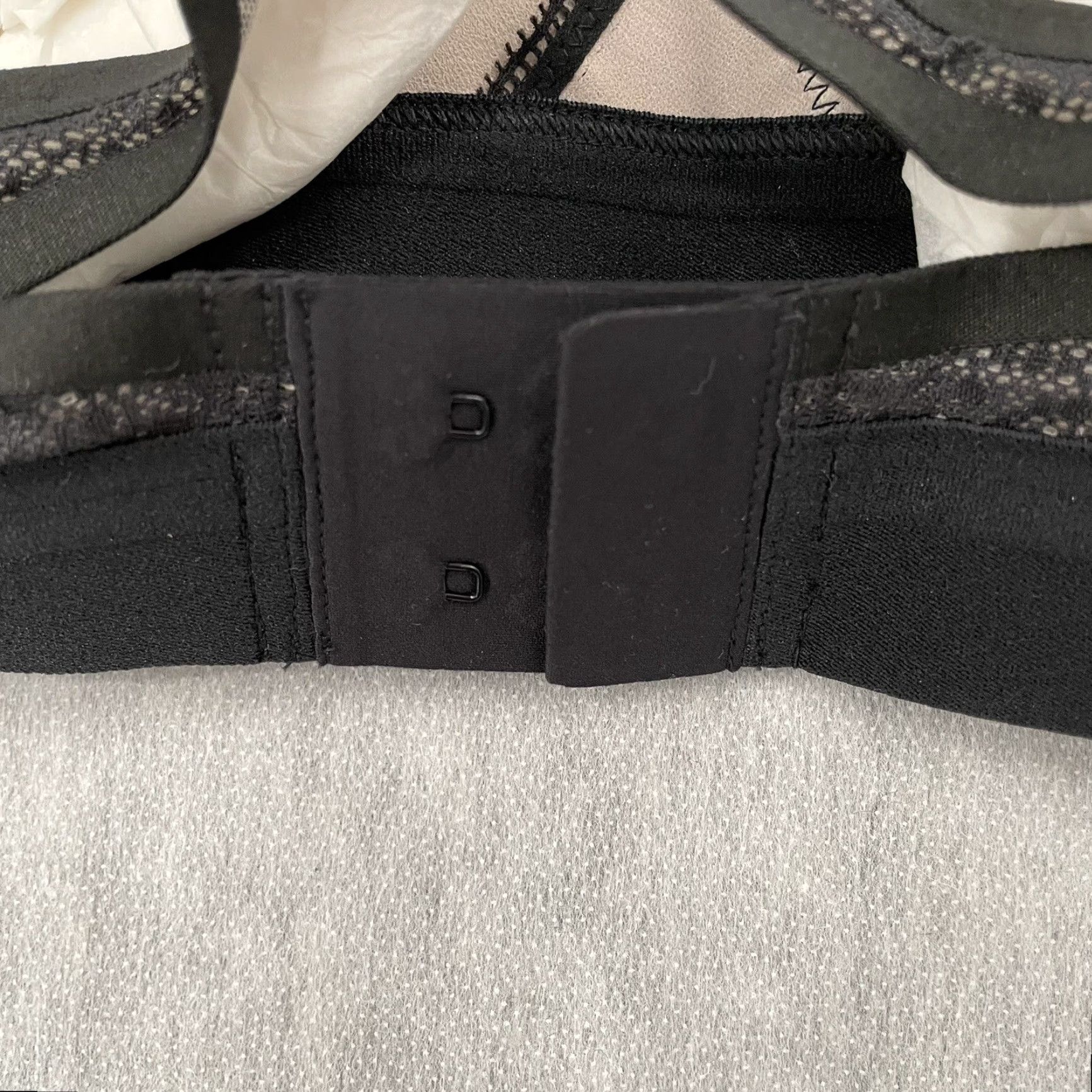 Lululemon Sports Bra Womens 32C Black Awake To Lace Overlay Wireless Non-Padded Racerback Athleisure NEW