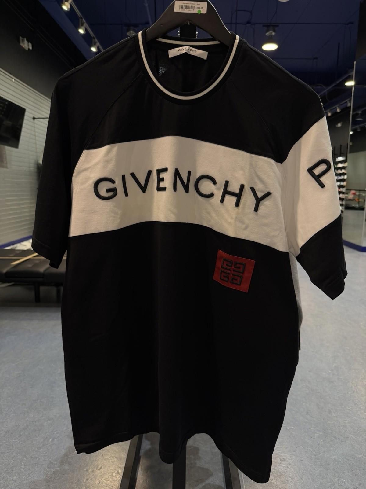 Givenchy Mens T-Shirt Givenchy Paris Black White Authentic $850 Large Size US L / EU 52-54 / 3 - 4 Thumbnail
