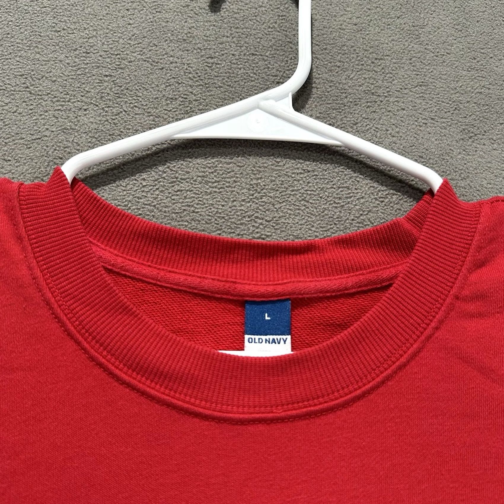 Old Navy Old Navy Sweater Womens Large Crew Crop Robbie Red Stars Logo Graphic Print EUC Size S / US 4 / IT 40 - 4 Thumbnail