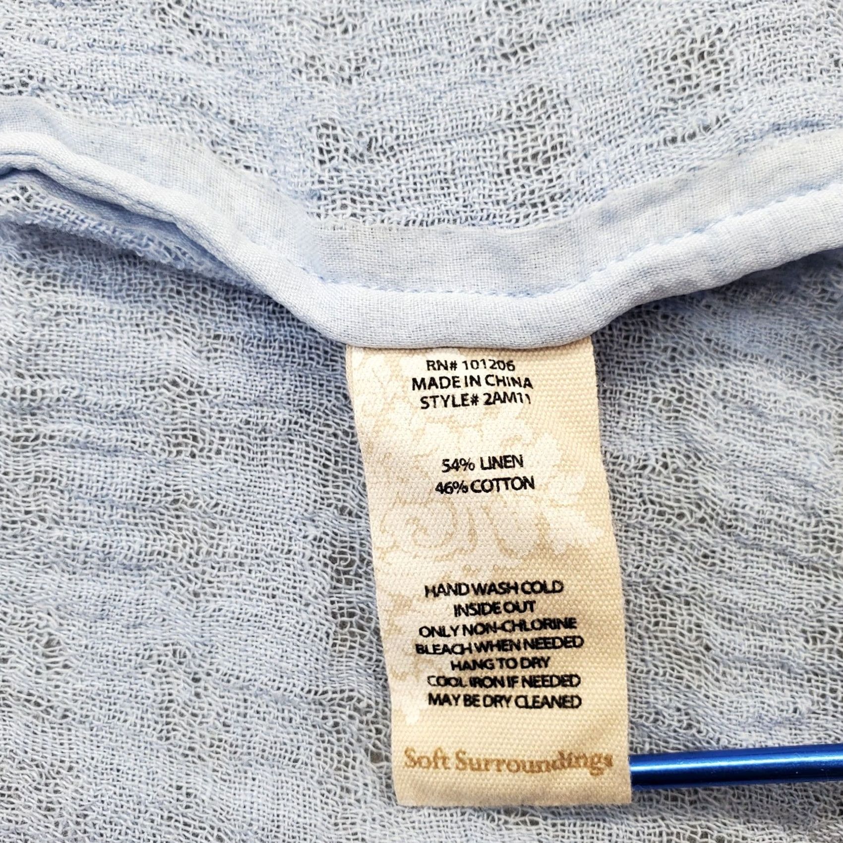 Soft Surroundings Soft Surroundings Blouse Womens Size S Blue Linen Roll & Tab Sleeves V-Neck Shirt Ladies Small Blue Linen Blouse V-Neck Size S / US 4 / IT 40 - 7 Thumbnail