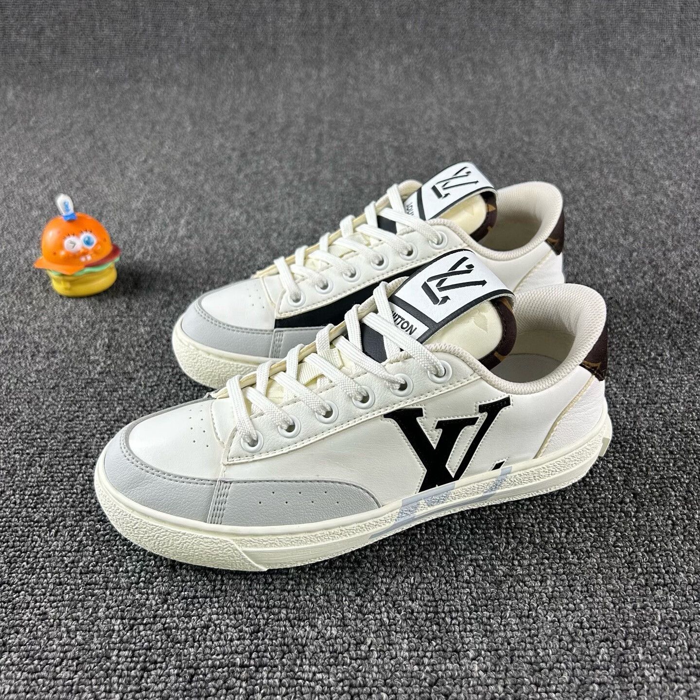 Louis Vuitton Louis Vuitton White Misaligned Sneakers Size 35 Size US 5 / IT 35 - 1 Thumbnail