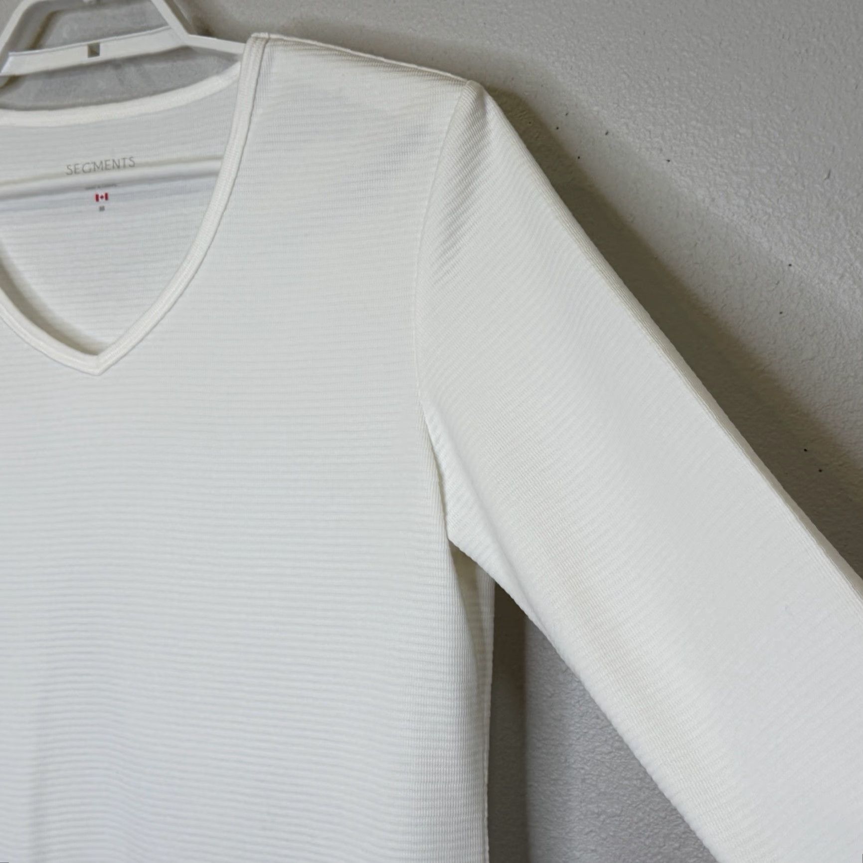 Vintage VINTAGE Seg'Ments Pullover Top Womens Medium White Ribbed V-Neck 3/4 Sleeve Canada Size M / US 6-8 / IT 42-44 - 3 Thumbnail