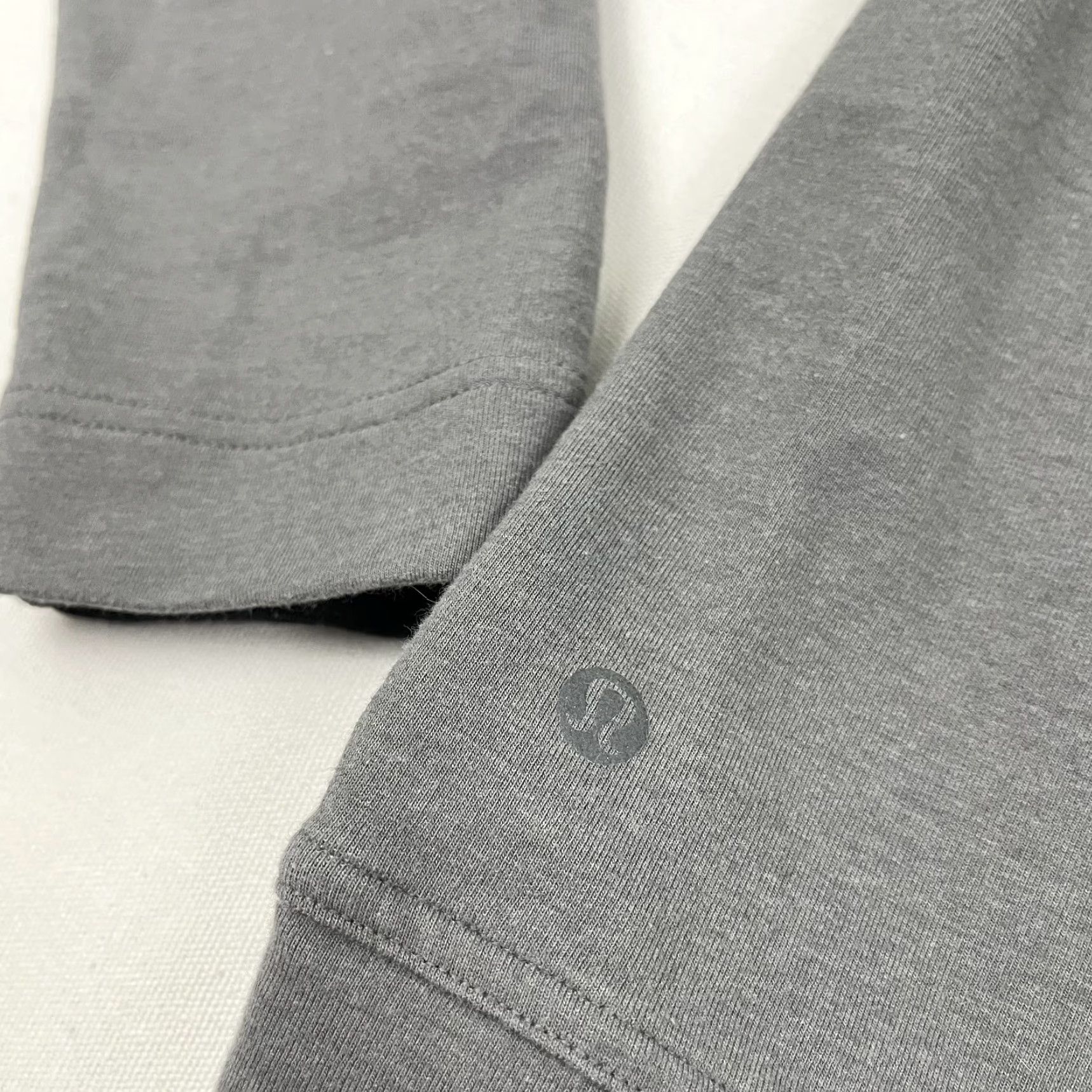 Lululemon Lululemon Sweatshirt Mens Large Gray Active Crewneck Athleisure Casual Lounge Size US L / EU 52-54 / 3 - 3 Thumbnail