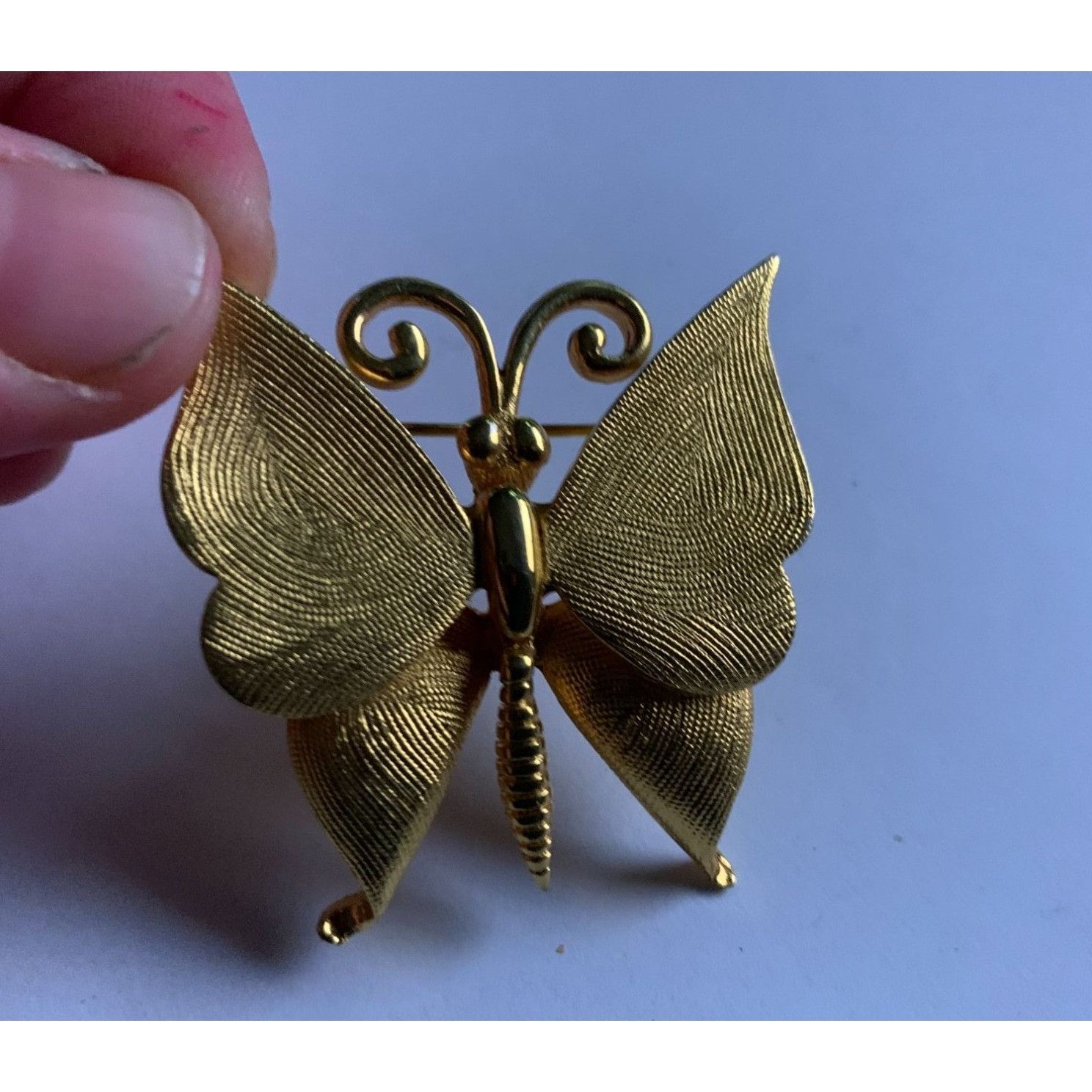 Other Vintage Womens Textured Metal Gold Toned Butterfly Pin Size ONE SIZE - 3 Thumbnail