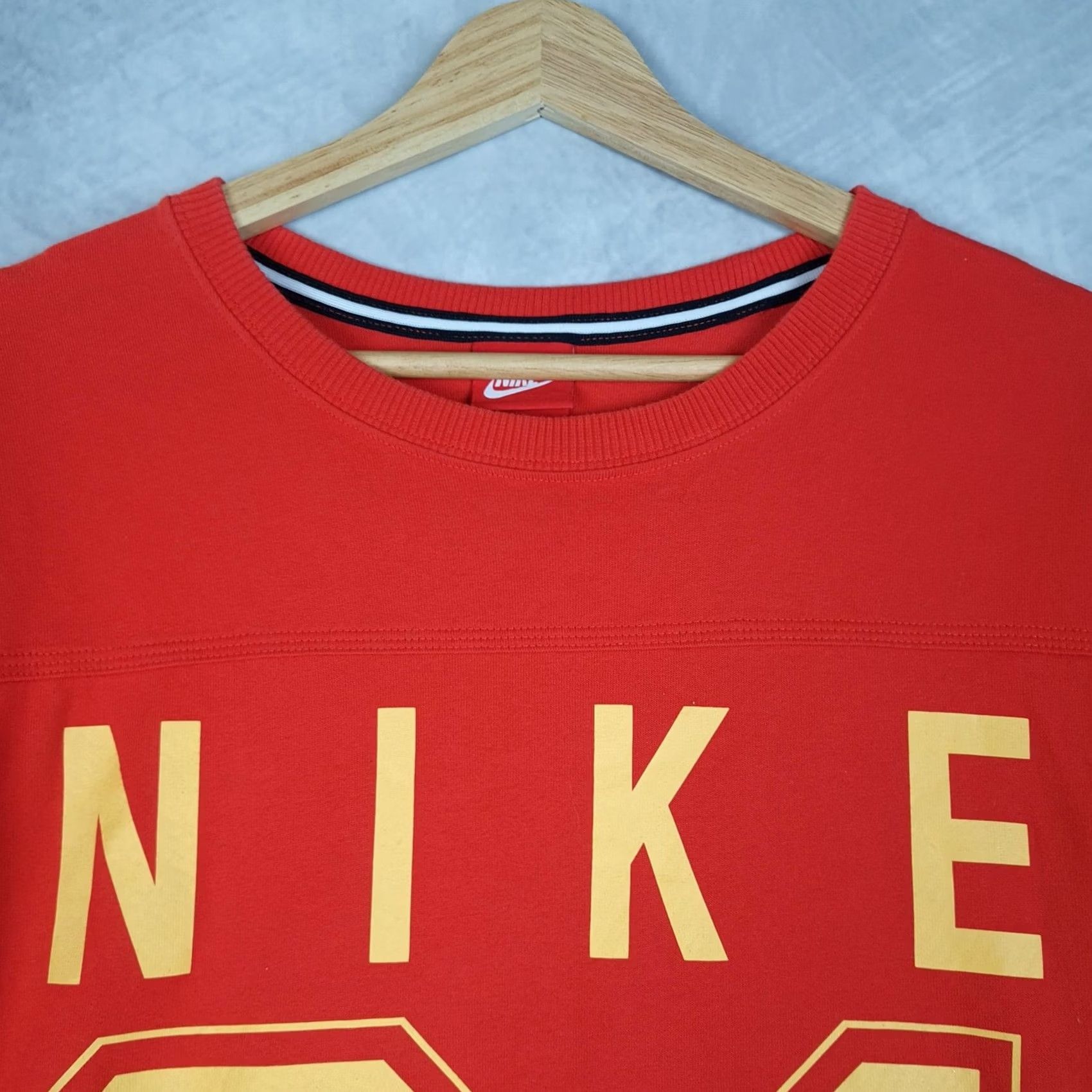 Nike Nike Shirt Mens XL Red NIKE 34 Football Jersey Graphic Tee Top Vintage No 608919-602 Size US XL / EU 56 / 4 - 2 Thumbnail
