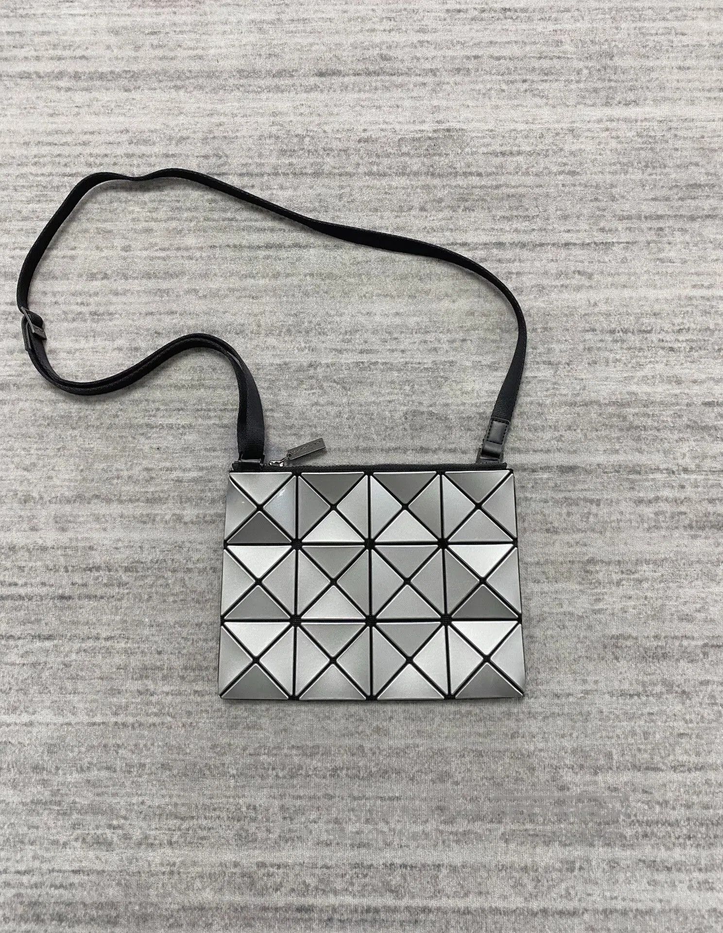 Issey Miyake Issey Miyake Silver 3x4 Shoulder Tote Bag. Size ONE SIZE - 1 Thumbnail