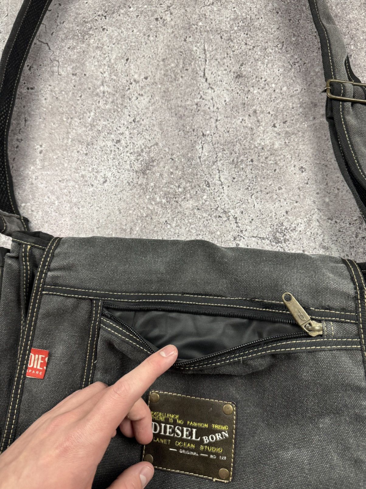 Diesel Vintage Y2K Diesel Messenger Crossbody Japanesse denim Bag Size ONE SIZE - 5 Thumbnail