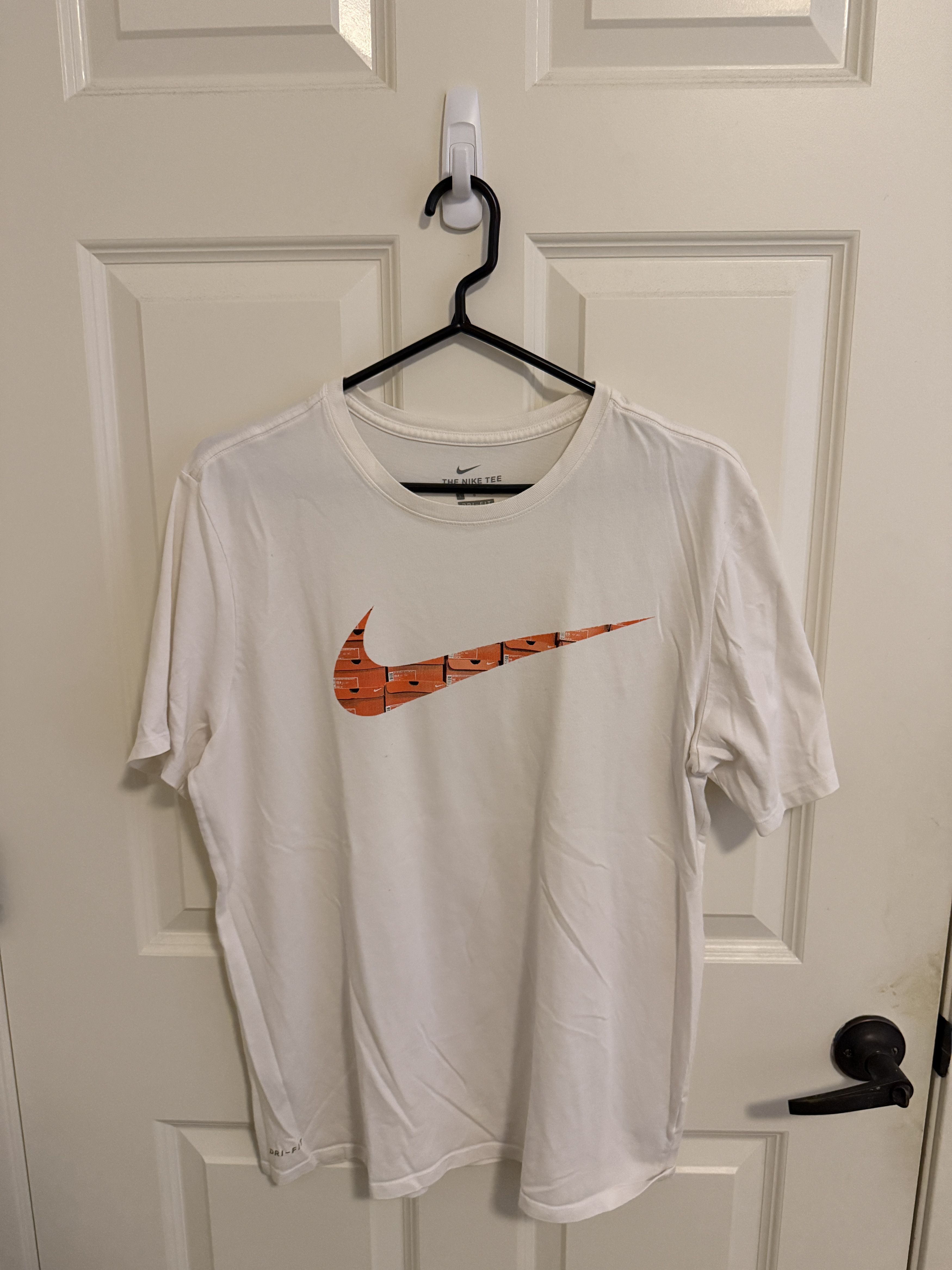 Nike Nike Swoosh Shoe Boxes T-Shirt Size US L / EU 52-54 / 3 - 1 Thumbnail
