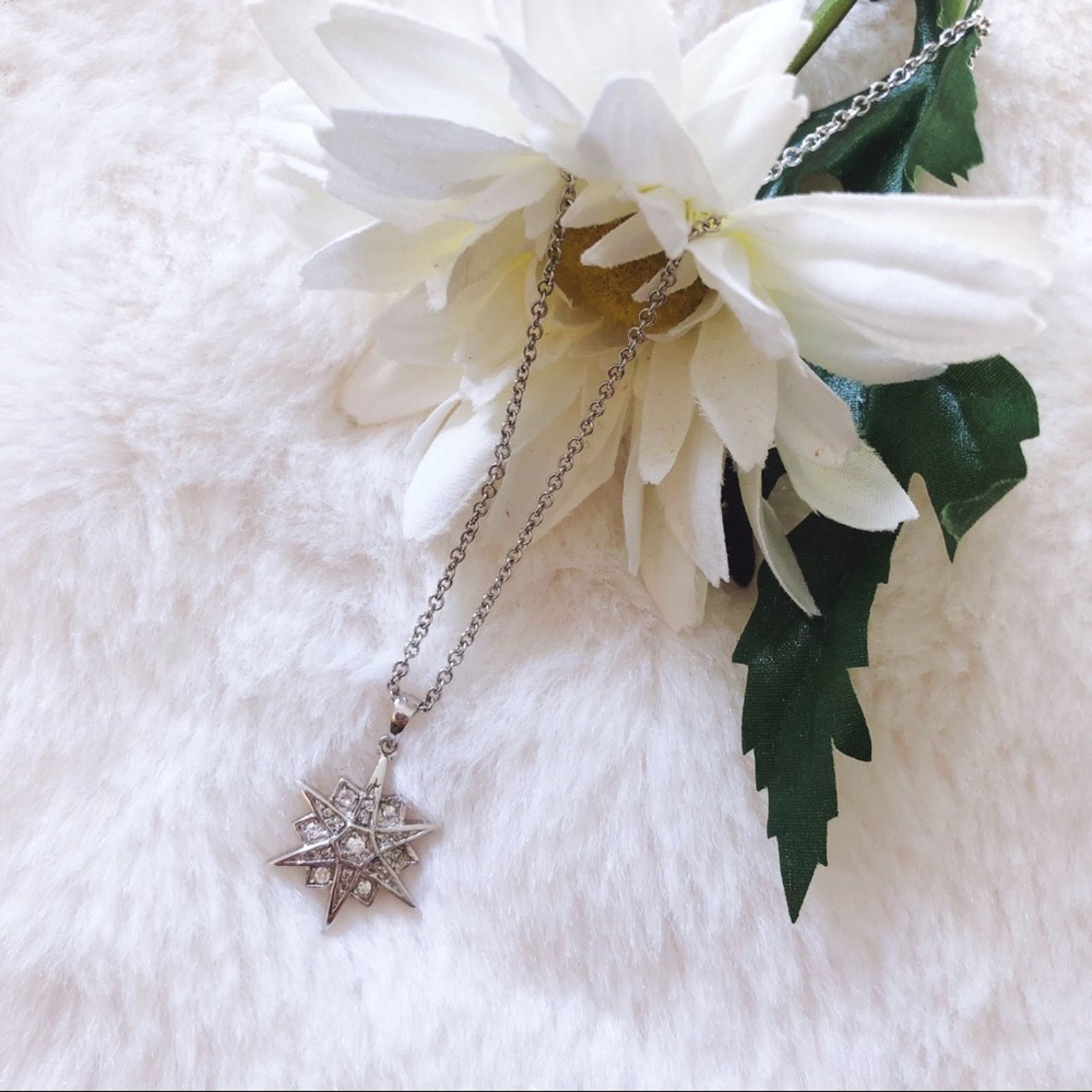 Other Sterling Silver Snowflake Necklace Size ONE SIZE - 4 Thumbnail