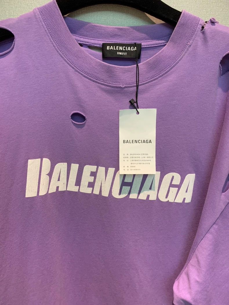 Balenciaga Balenciaga Taro purple ripped short sleeves 2505-Nextarrow Size US XXS / EU 40 - 4 Thumbnail