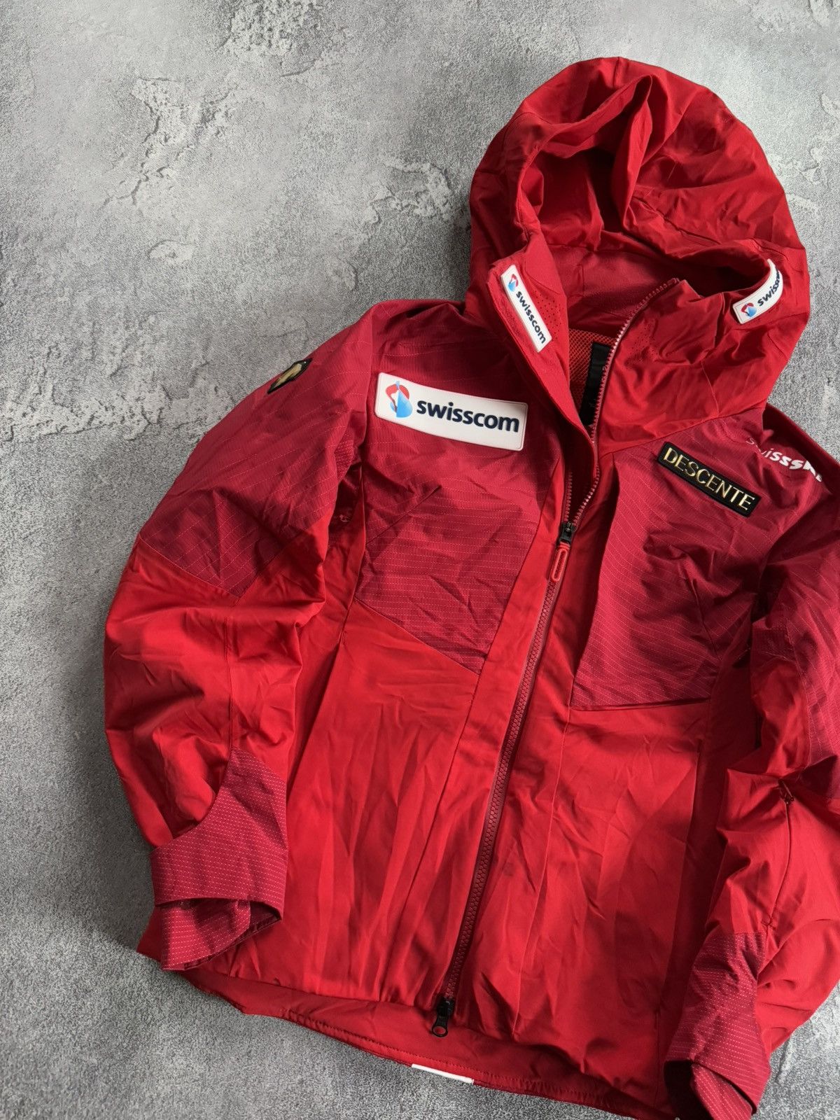 Descente Descente 38/M Wmns Swisscom ski snowboarding jacket zip Size M / US 6-8 / IT 42-44 - 2 Thumbnail