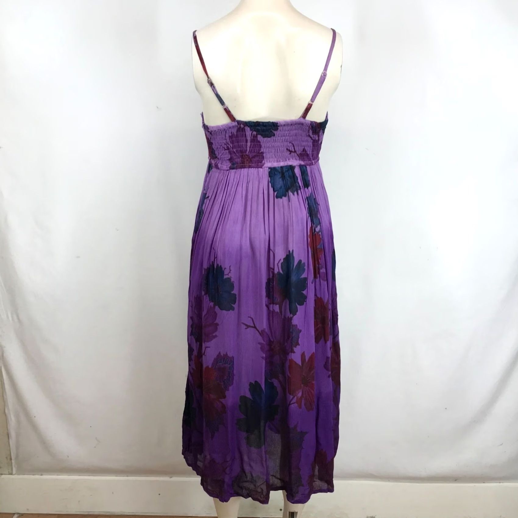 Vintage MKY - WOMEN'S S - PURPLE SPAGHETTI STRAP V NECK RAYON FLORAL MIDI DRESS Size S / US 4 / IT 40 - 5 Thumbnail