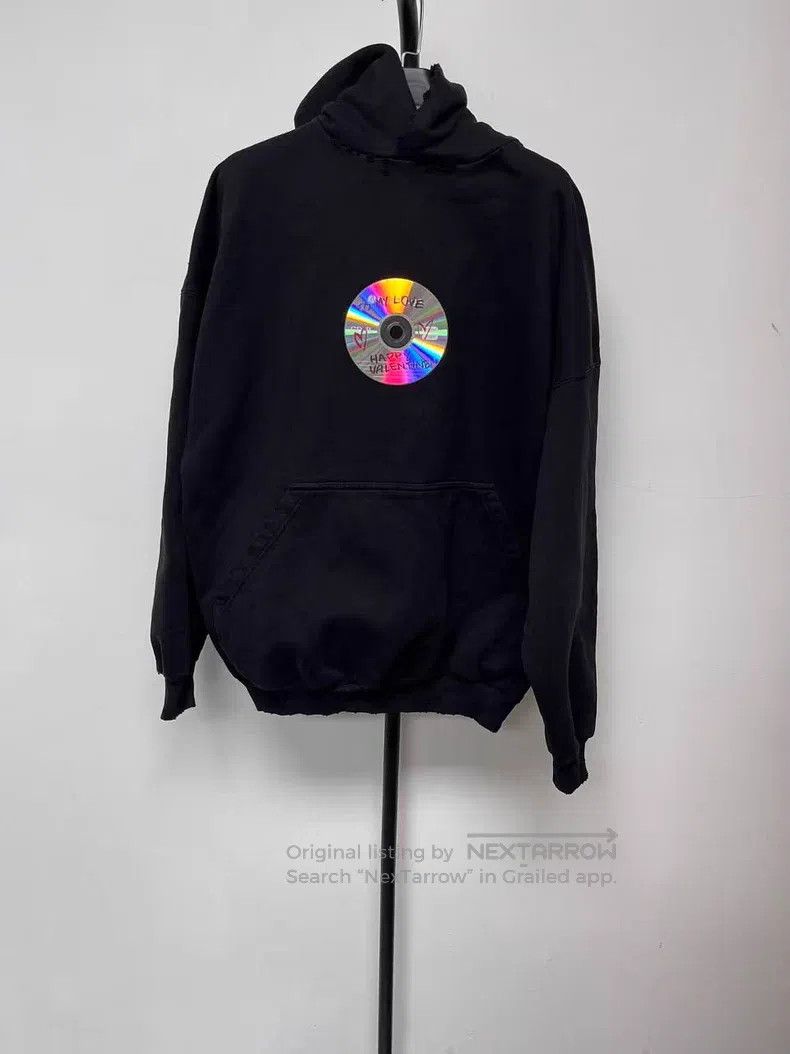 Balenciaga Balenciaga Letter Print Hooded Pullover Long Sleeve Sweats Size US S / EU 44-46 / 1 - 1 Thumbnail