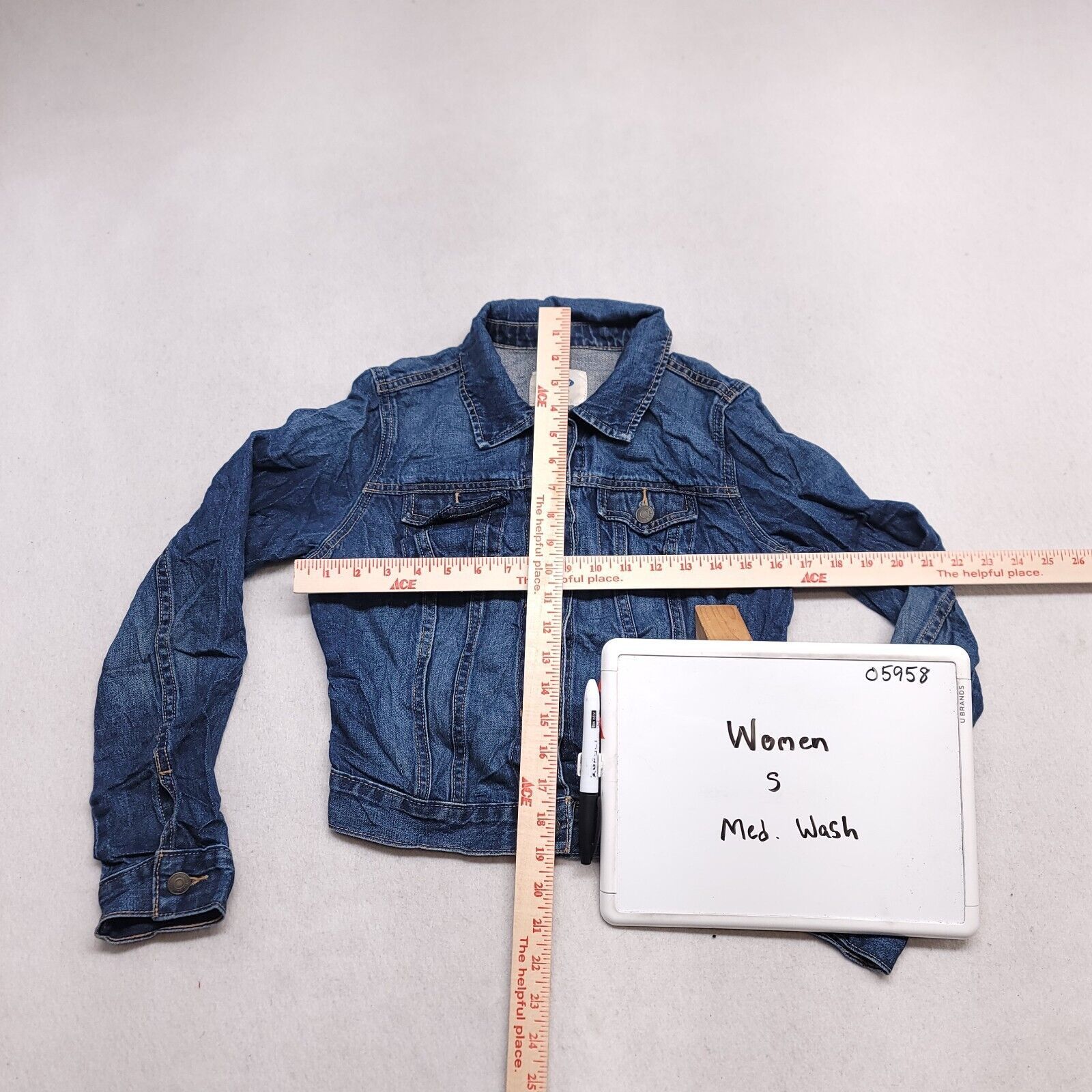 Old Navy Old Navy Casual Button Denim Jean Jacket Womens Size S Blue Size S / US 4 / IT 40 - 6 Thumbnail