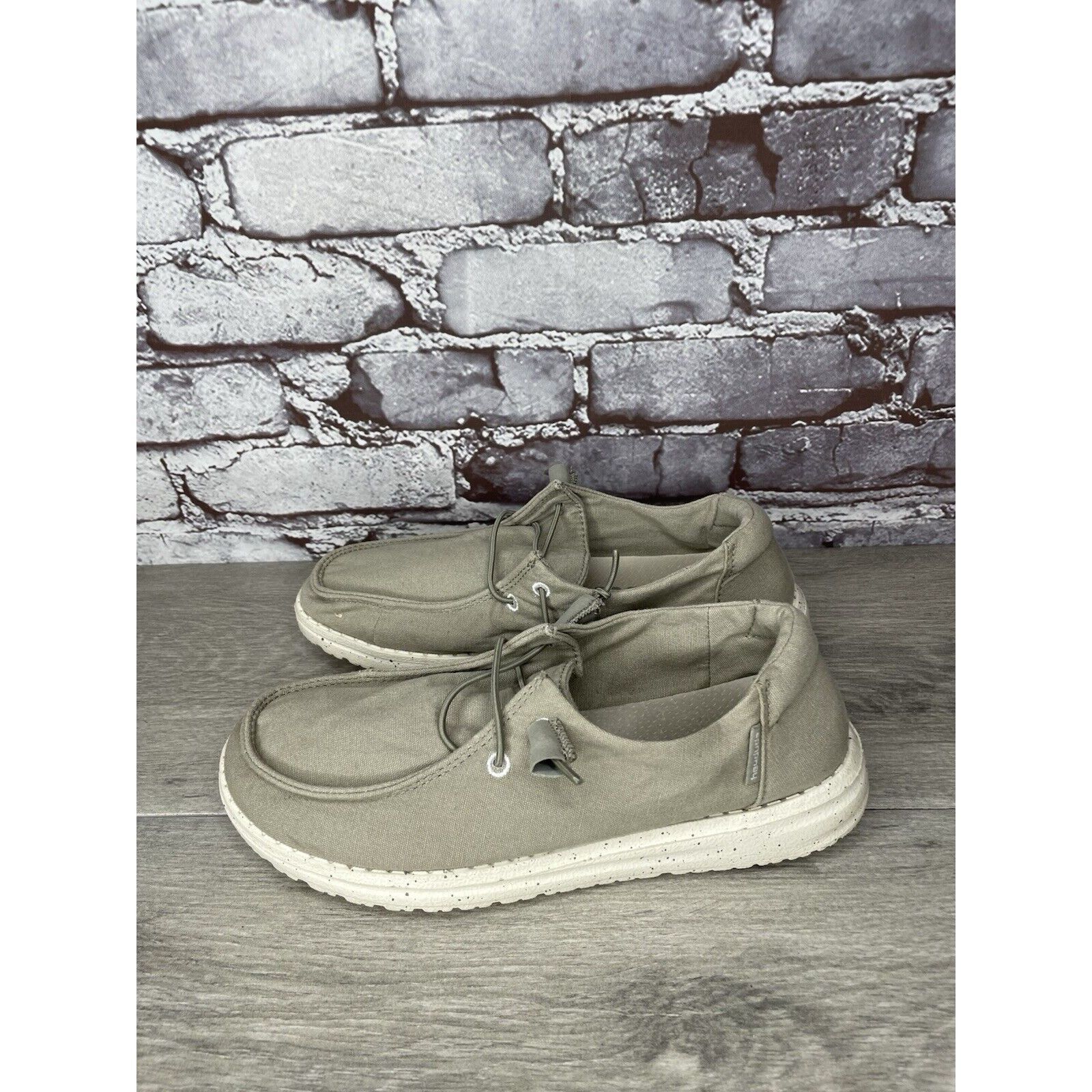 Other Hey Dude Wendy Grey Canvas Fabric Lace Lightweight Sneakers Size US 7 / IT 37 - 7 Thumbnail