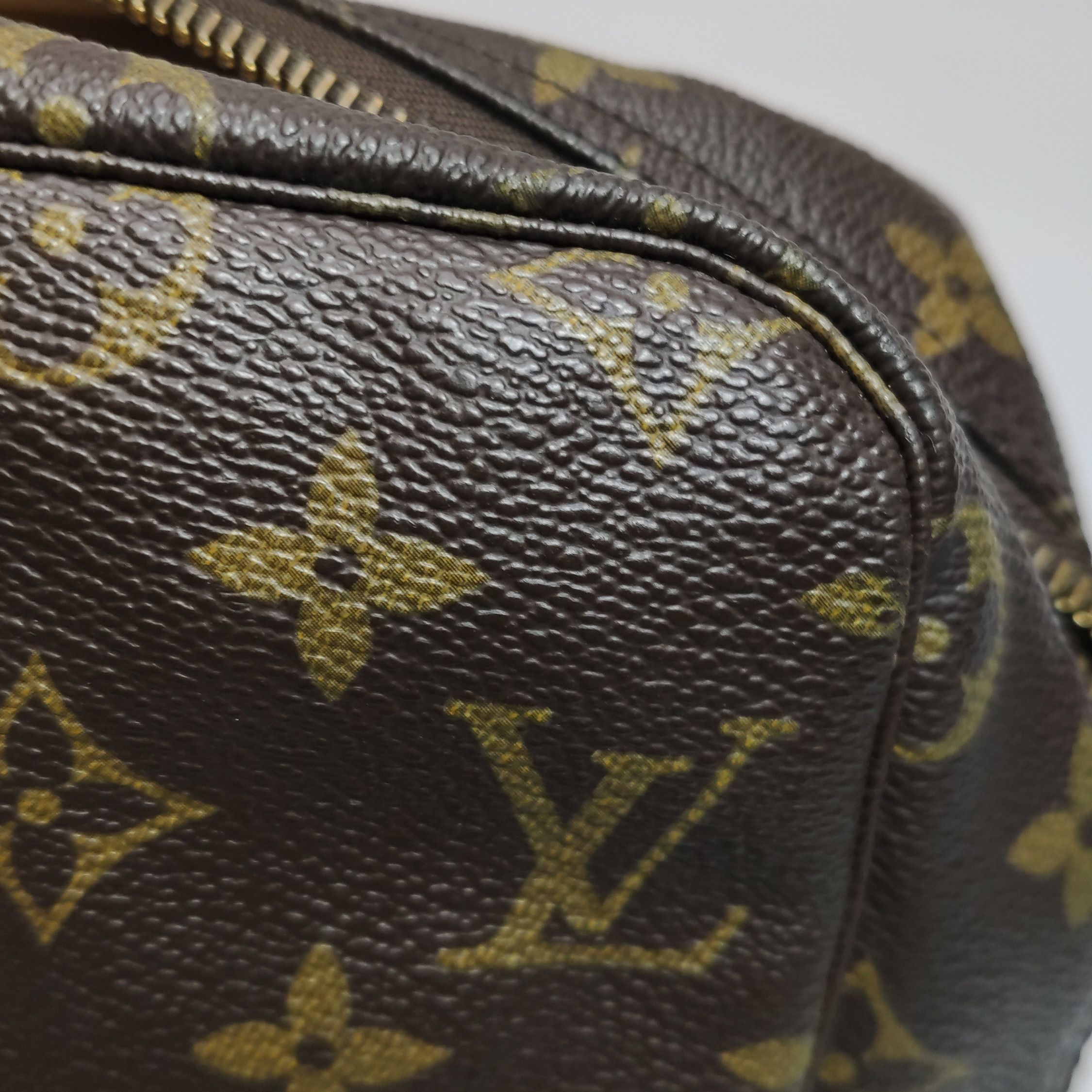 Louis Vuitton Louis Vuitton (LV) TrousseToilette old flower zipper clutch Size ONE SIZE - 6 Thumbnail