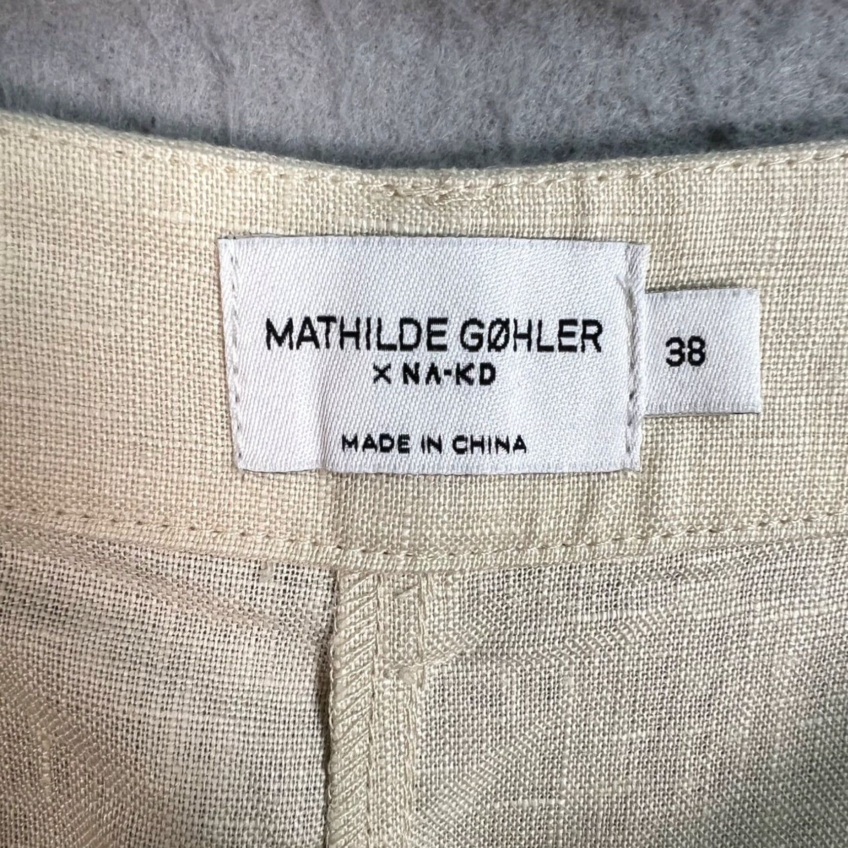 Vintage Mathilde Gøhler x NA-KD Shorts Boxy Pleated Linen Blend Beige Size 38 Size US 38 / EU 54 - 3 Thumbnail