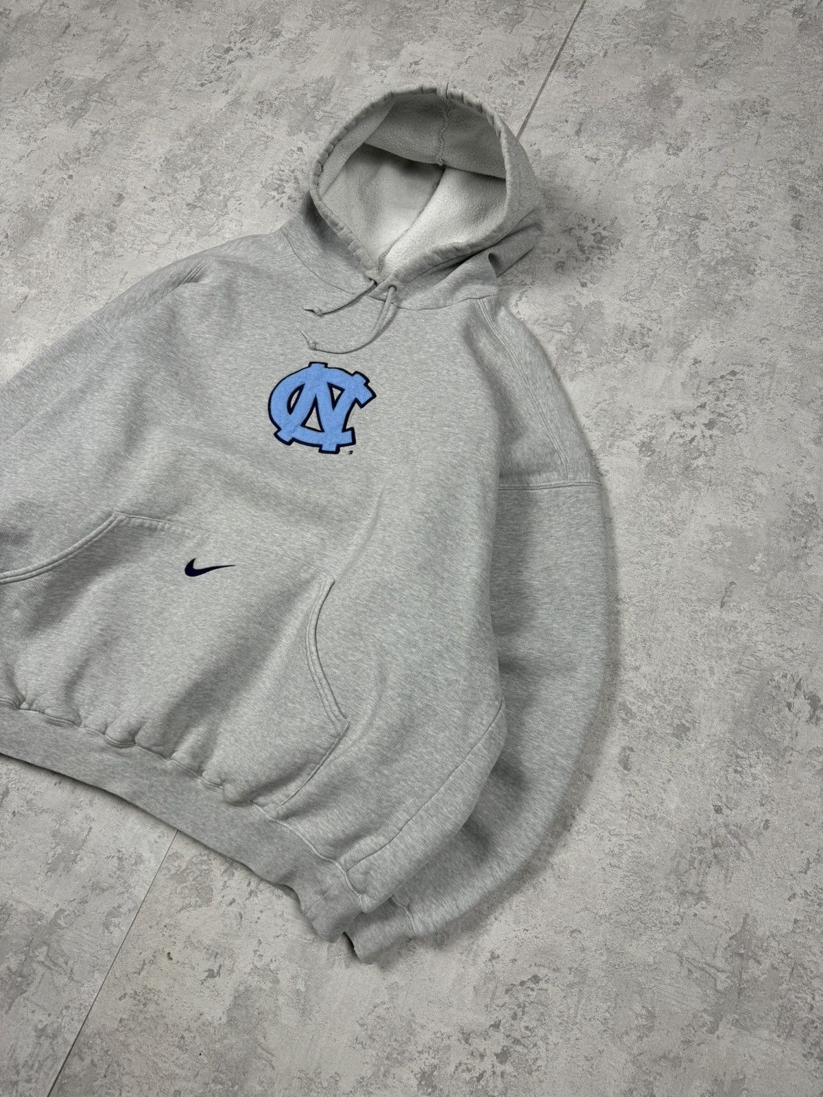 Nike Vintage Nike North Carolina Center Swoosh Hoodie Size XXL Size US XXL / EU 58 / 5 - 3 Thumbnail