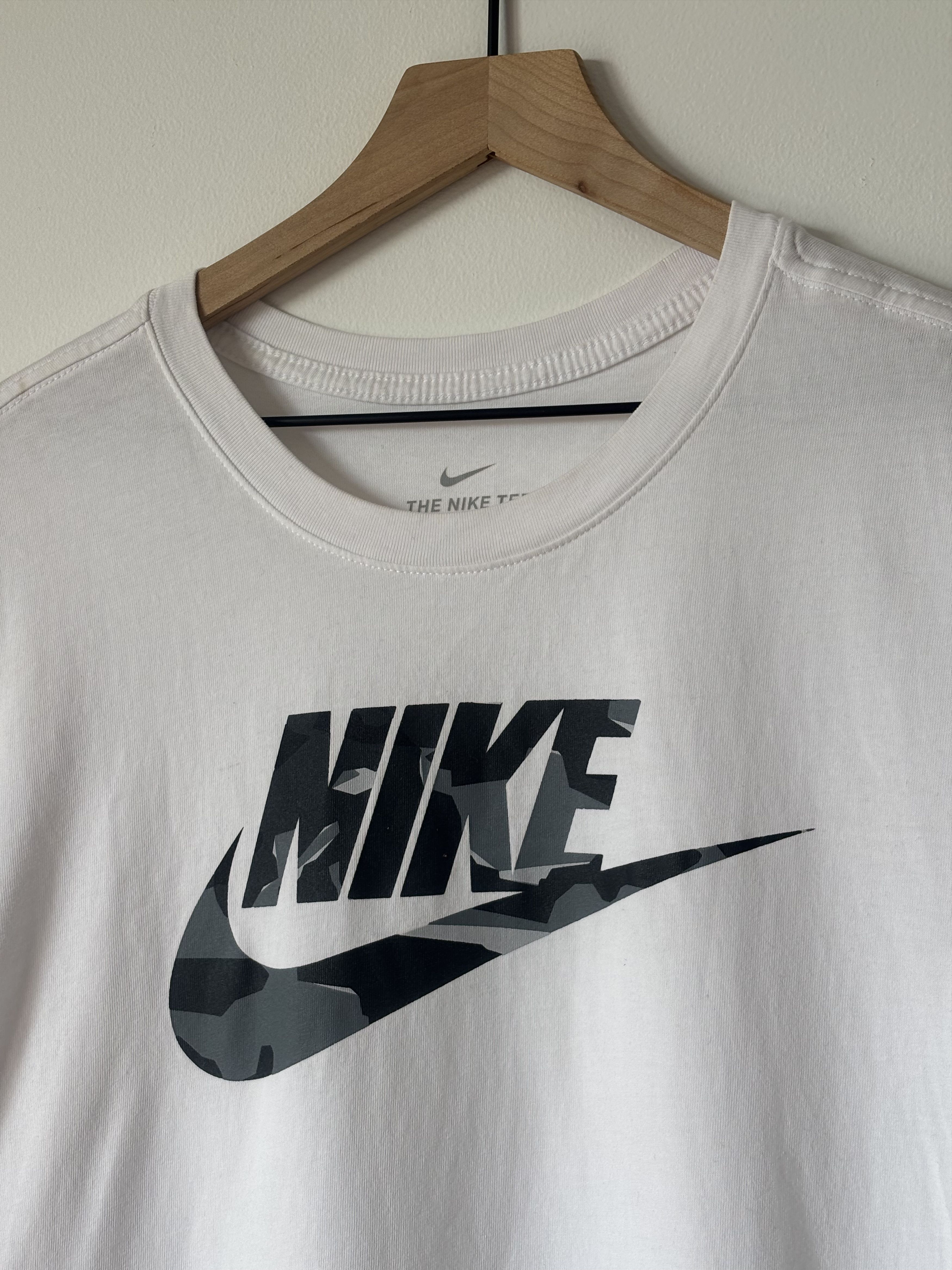 Nike Nike Logo Tee White XL Snow Camo Size US XL / EU 56 / 4 - 1 Thumbnail