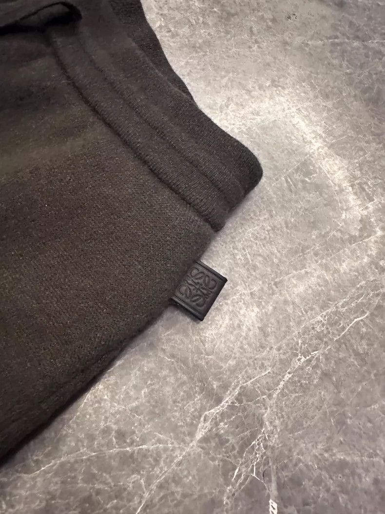 Loewe Loewe size xs Cashmere pants, nine-tenths length Size 28" / US 6 / IT 42 - 2 Thumbnail