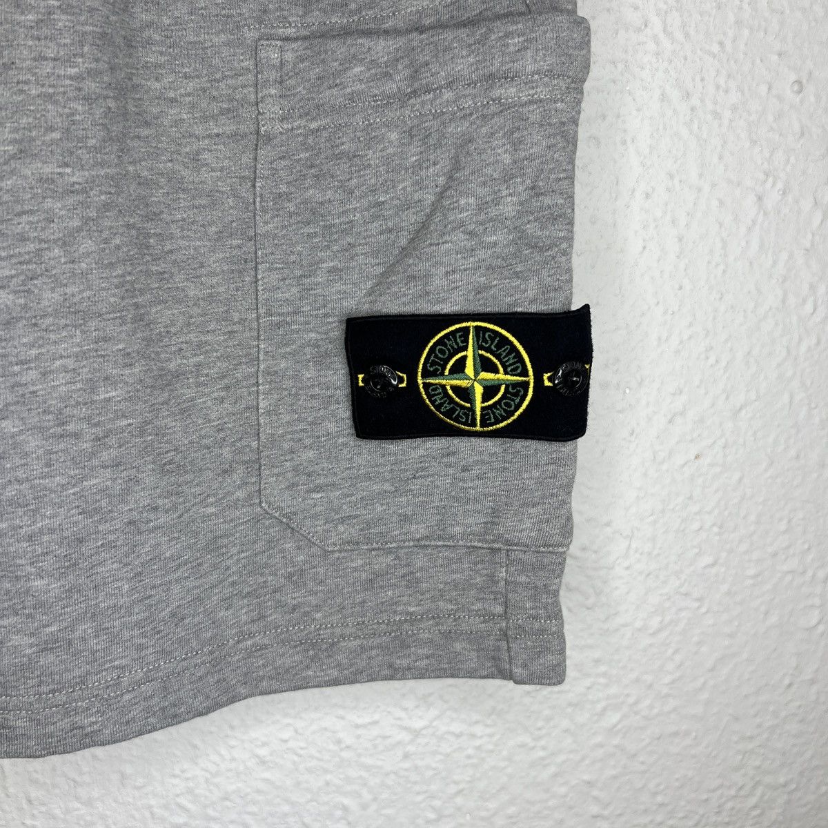 Stone Island Stone Island Bermuda Fleece Shorts Pants Trousers Grey Size US 34 / EU 50 - 4 Thumbnail
