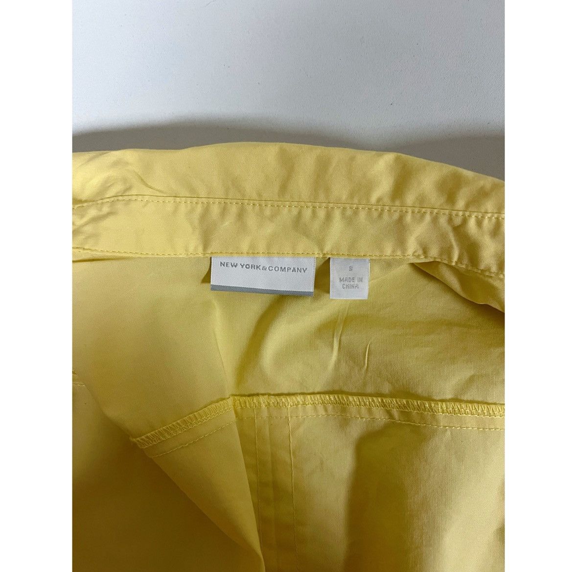 Jones New York Yellow Button-Down Collared Short Sleeve Top Blouse Size S 💛 Size S / US 4 / IT 40 - 3 Thumbnail