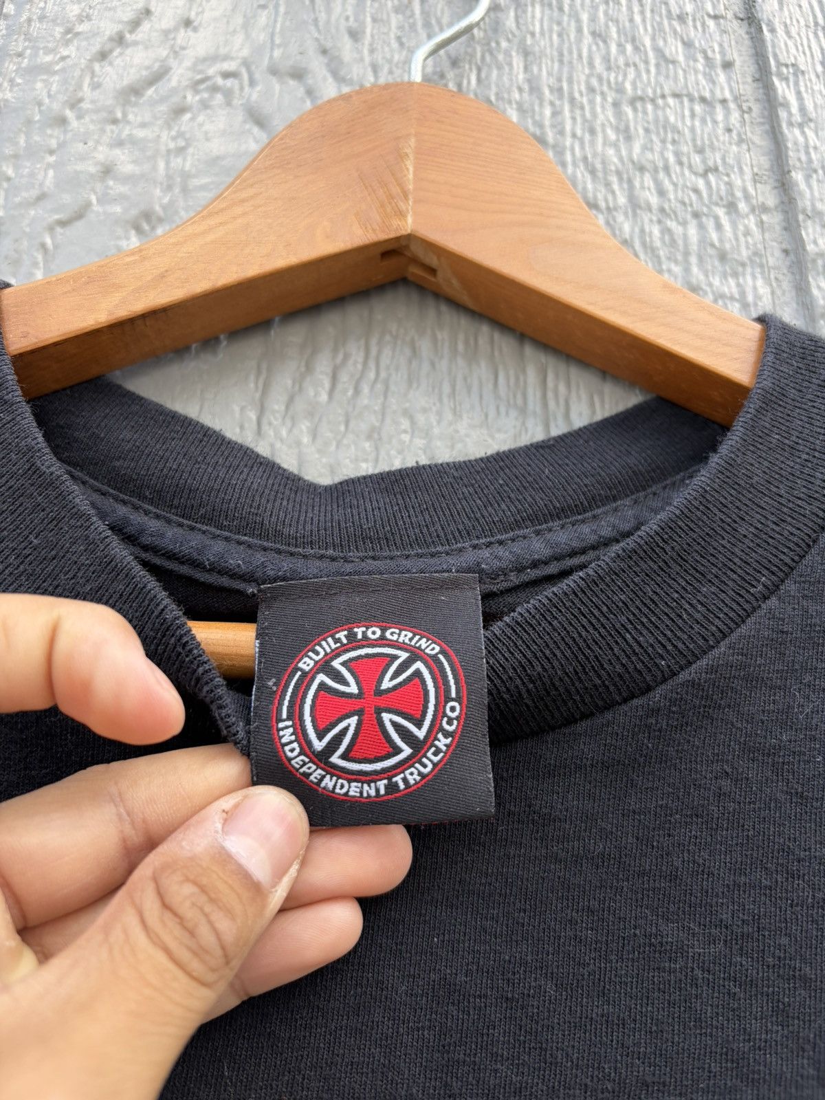 Independent Truck Co. Vintage Y2K Independent Skate Brand Graphic Logo Tshirt Size US L / EU 52-54 / 3 - 5 Thumbnail