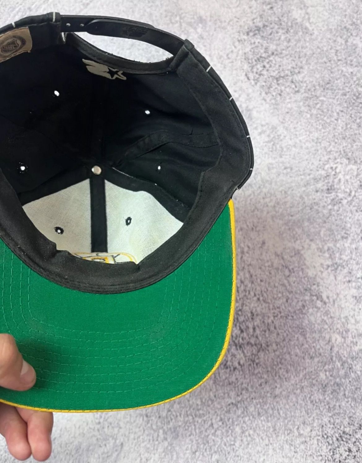 NFL × Vintage VTG NHL BOSTON BRUINS STARTER SNAPBACK HAT 90s TEEN JAPAN Size ONE SIZE - 7 Thumbnail